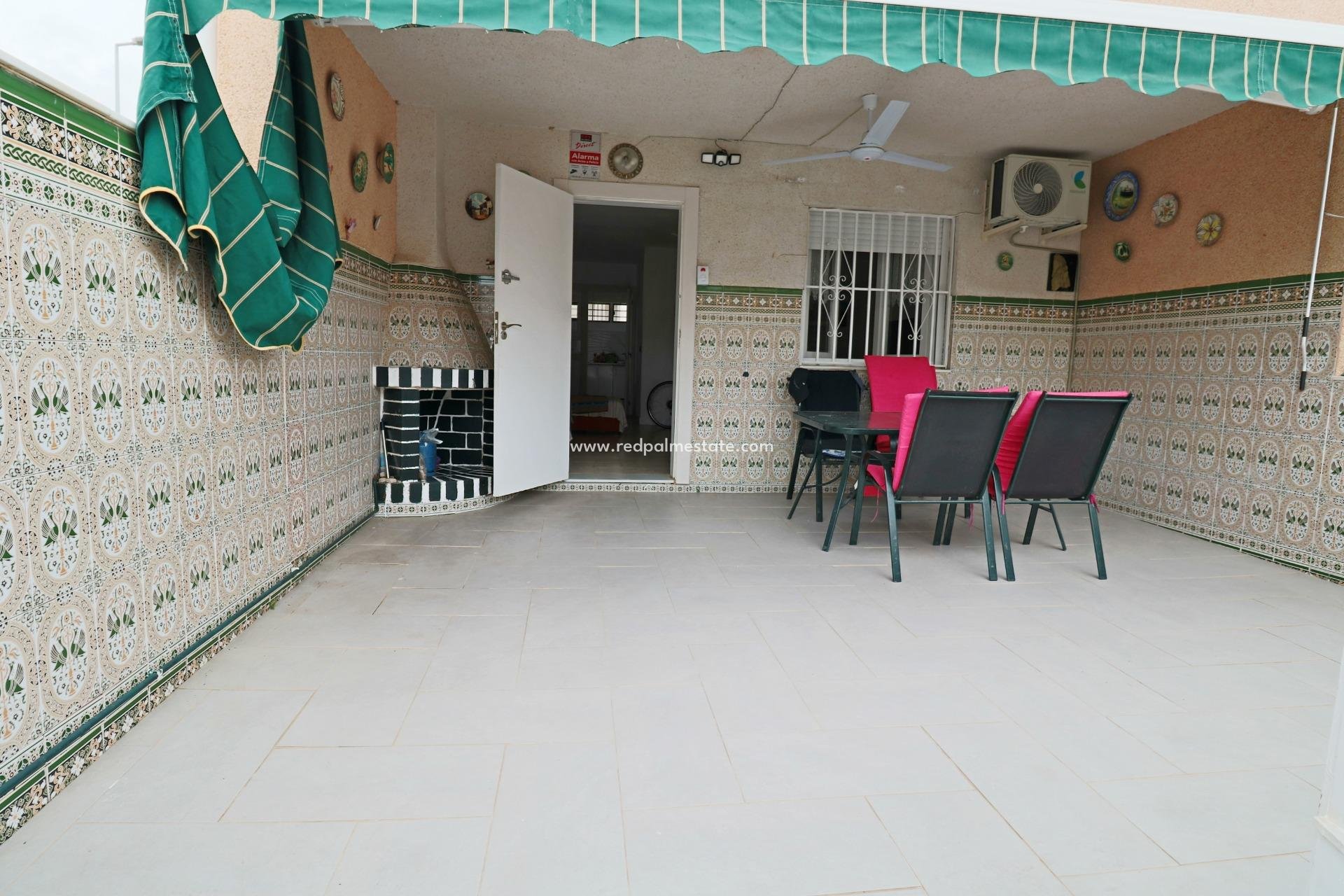 Reventa - Casa Adosada -
Torrevieja - El Acequión - Los Náufragos