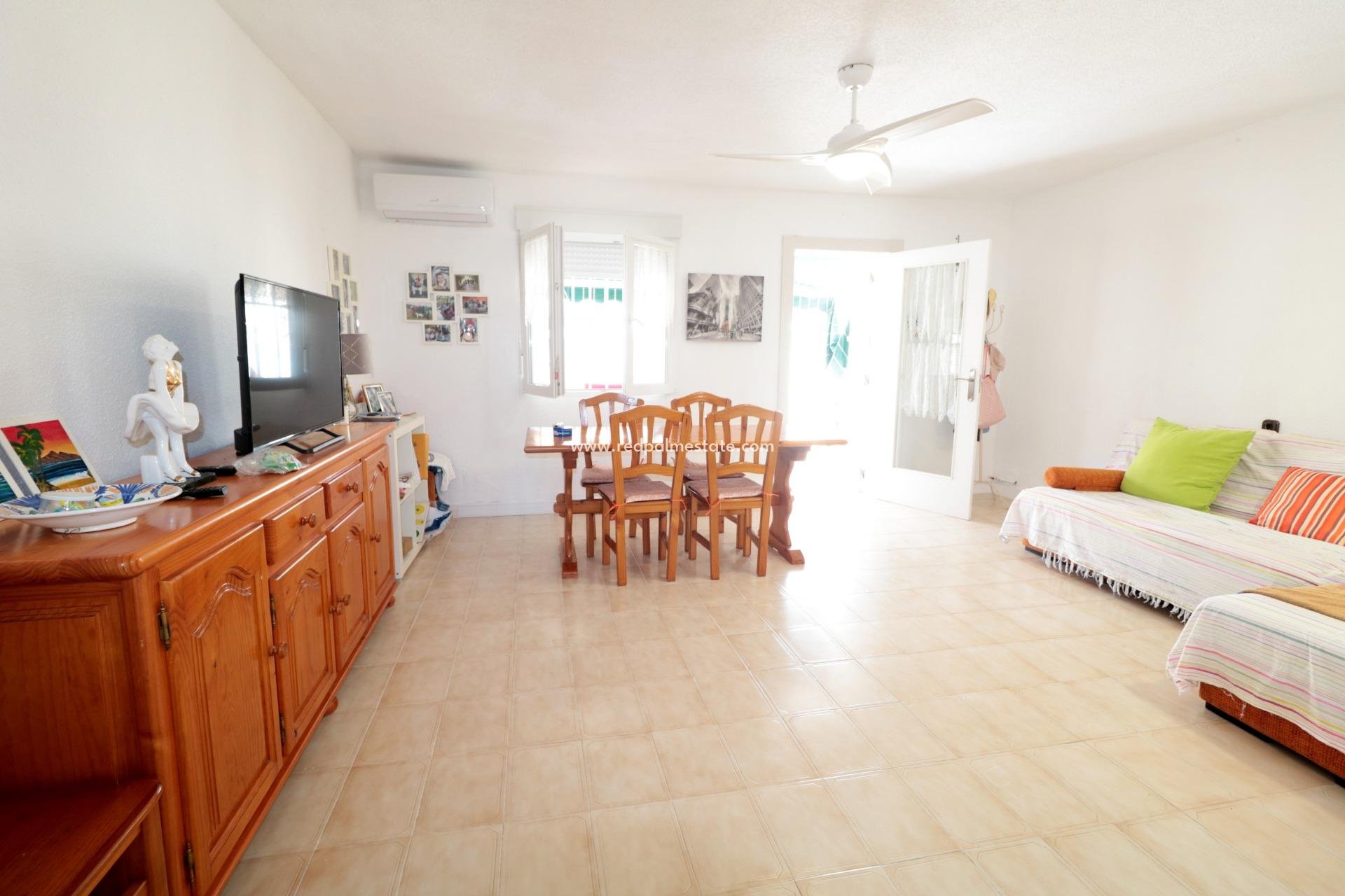 Reventa - Casa Adosada -
Torrevieja - El Acequión - Los Náufragos