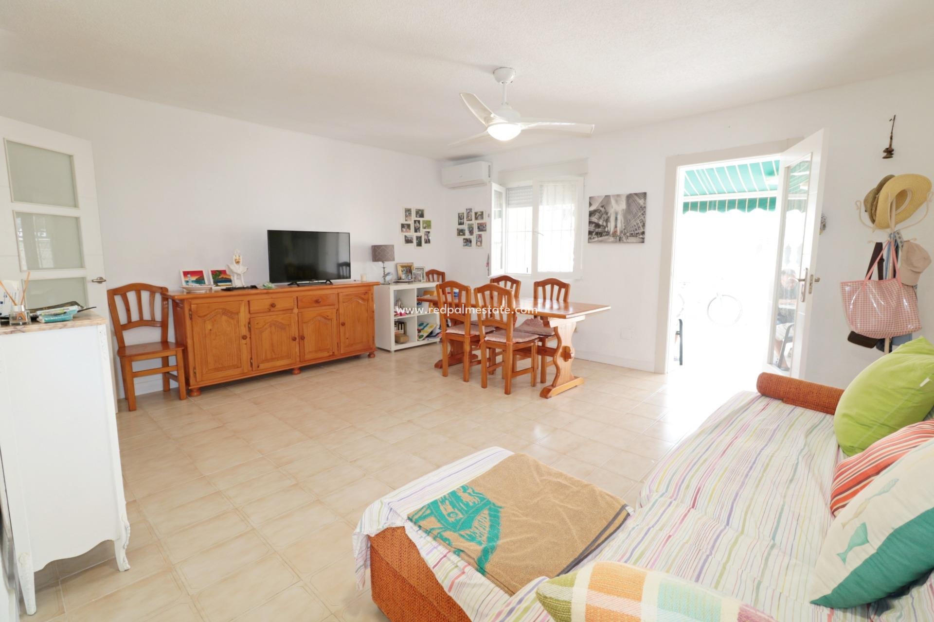 Reventa - Casa Adosada -
Torrevieja - El Acequión - Los Náufragos