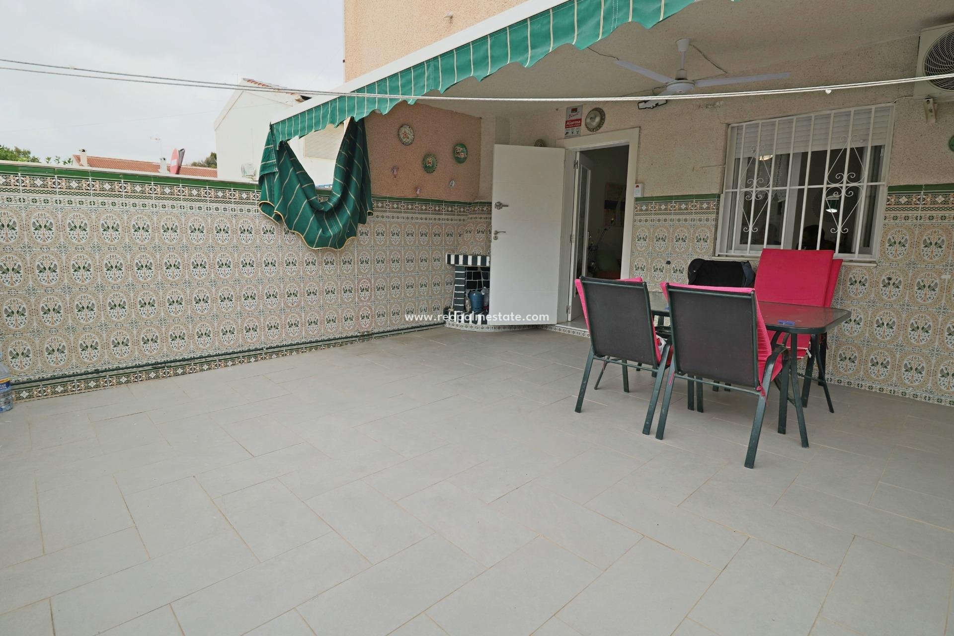 Reventa - Casa Adosada -
Torrevieja - El Acequión - Los Náufragos