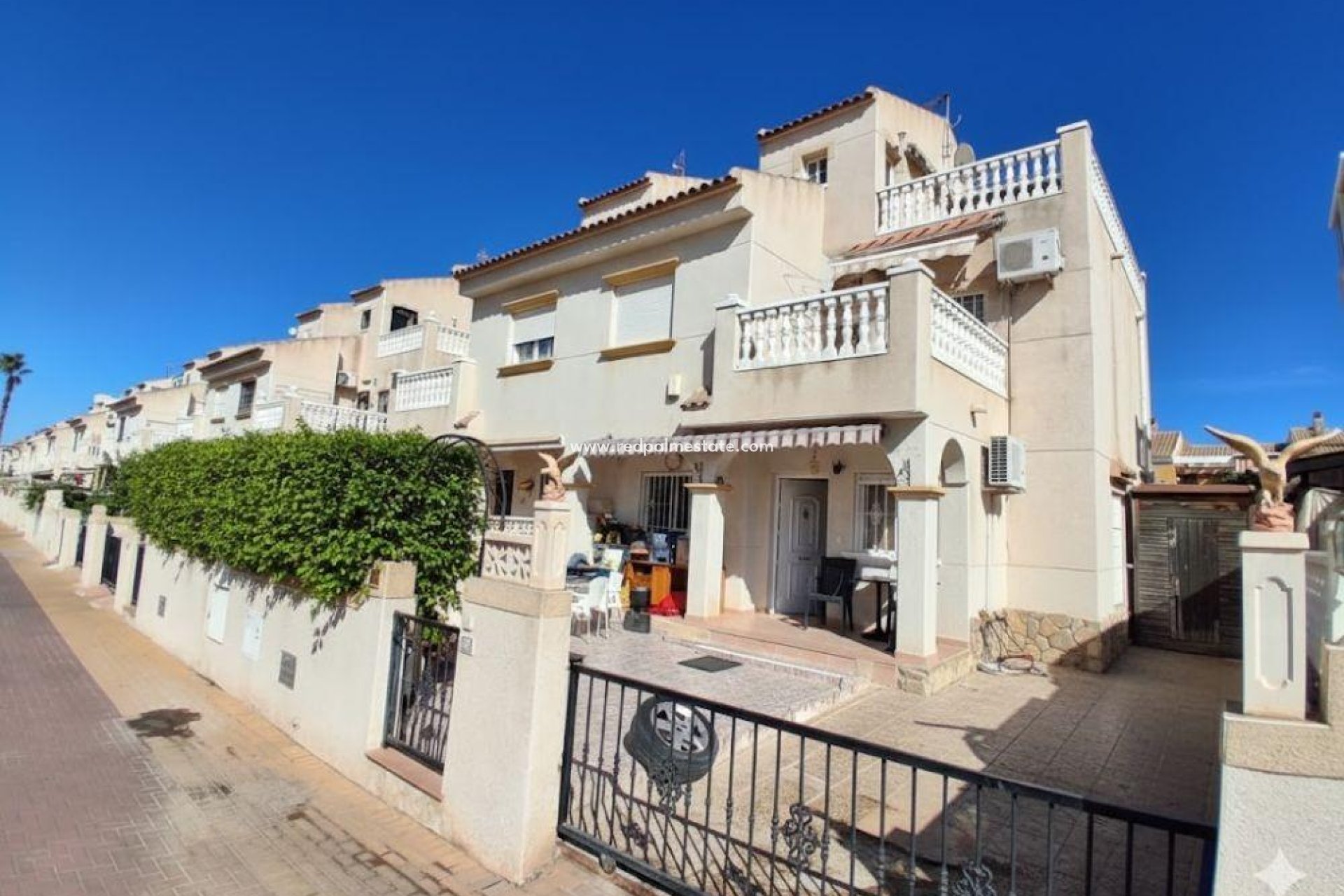 Reventa - Casa Adosada -
Torrevieja - El limonar