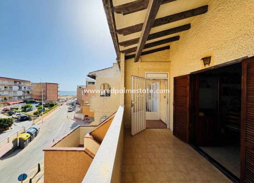 Reventa - Casa Adosada -
Torrevieja - La Mata