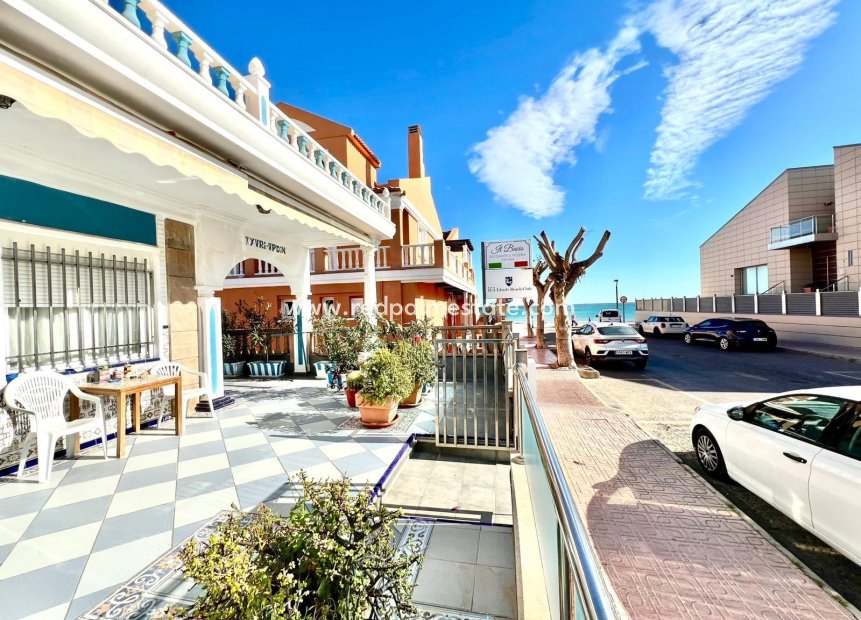 Reventa - Casa Adosada -
Torrevieja - La Mata