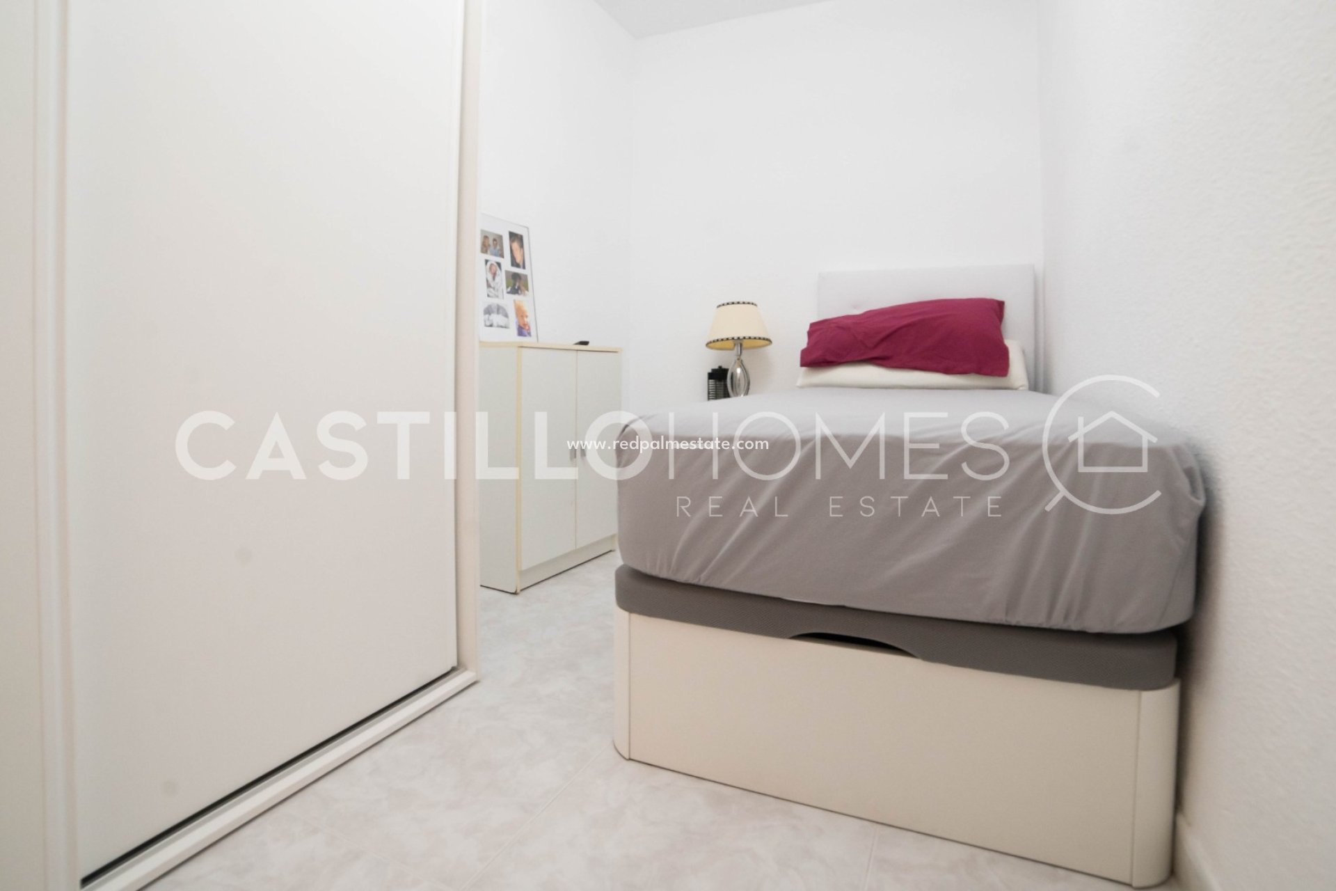 Reventa - Casa Adosada -
Torrevieja - La Mata