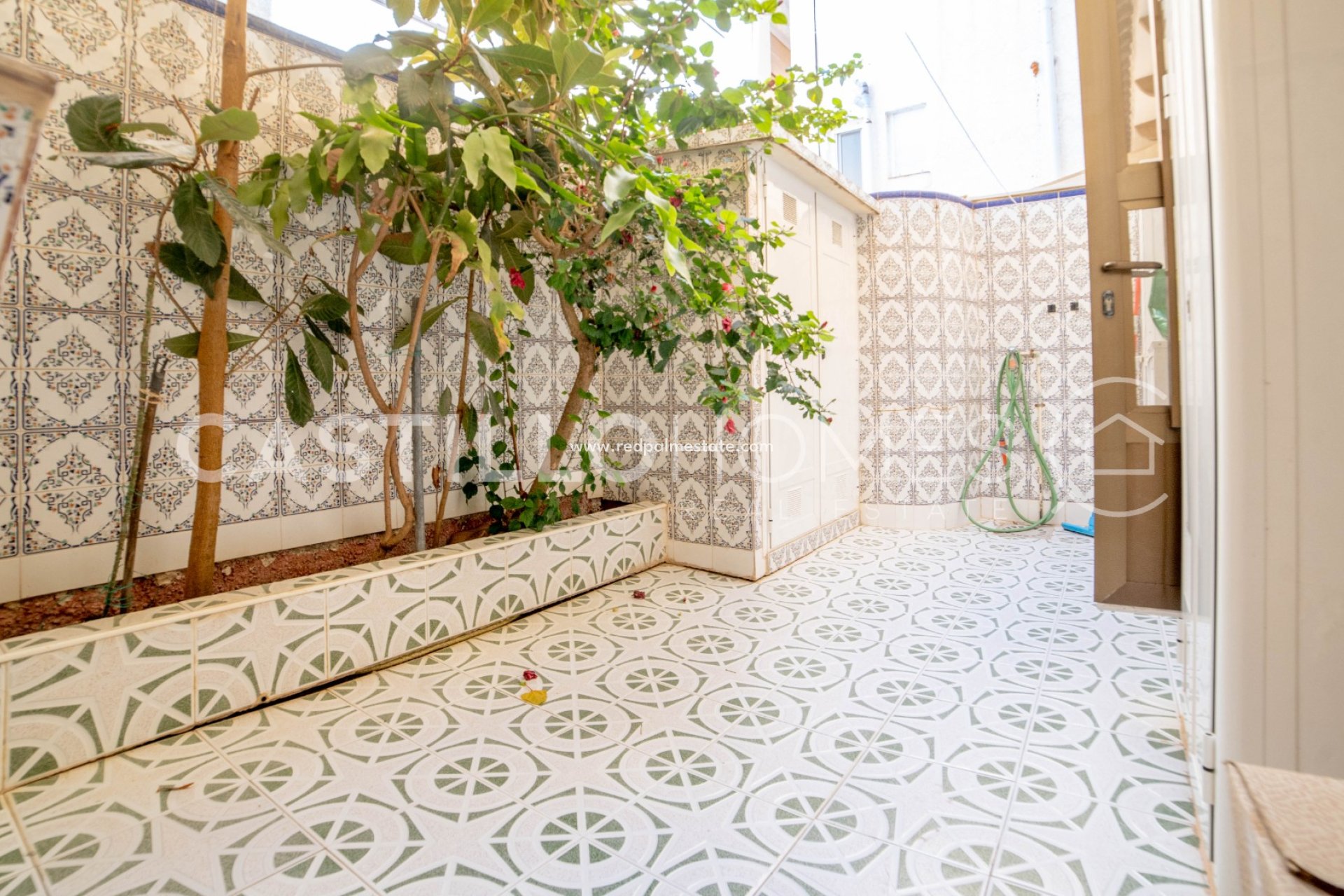 Reventa - Casa Adosada -
Torrevieja - La Mata