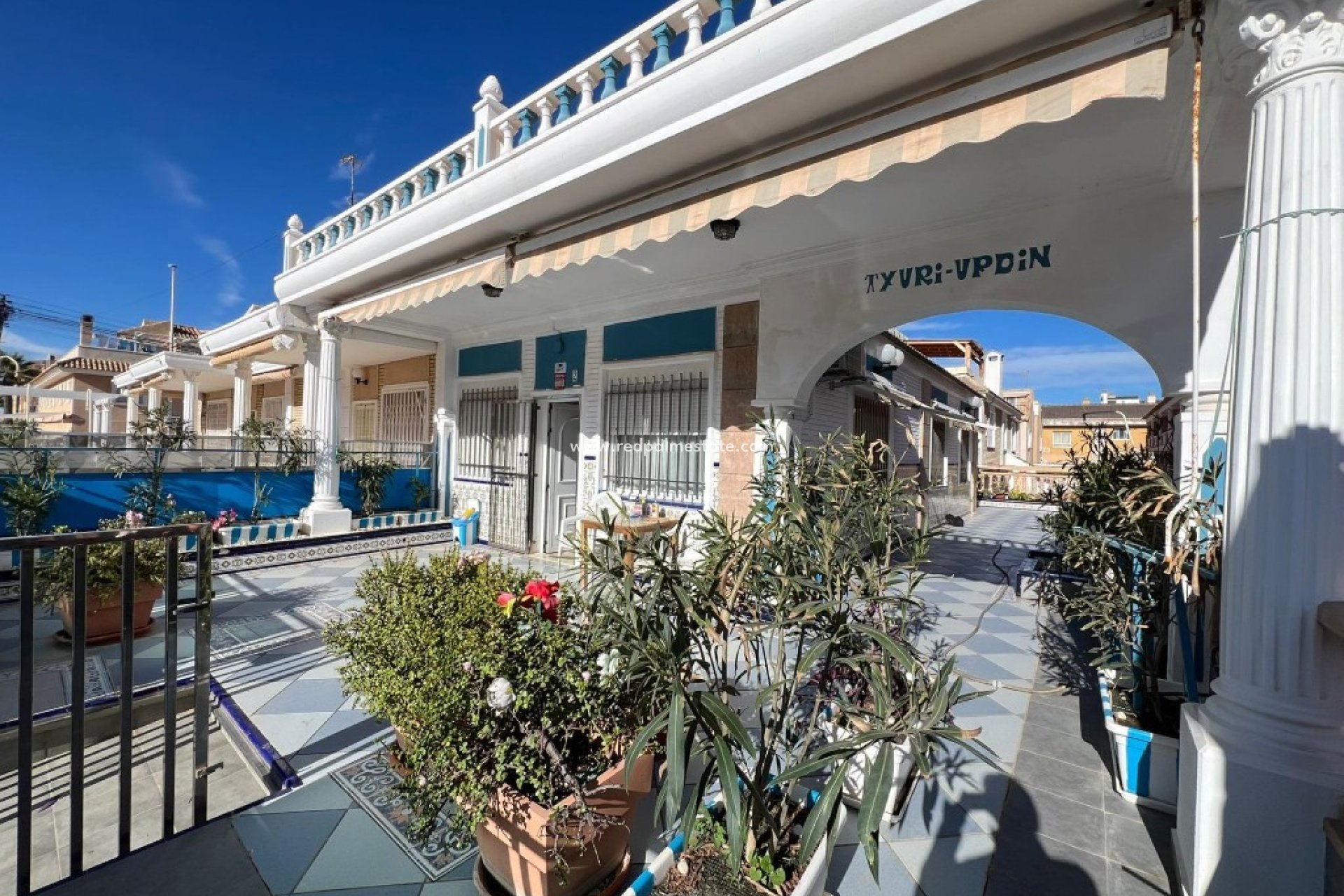 Reventa - Casa Adosada -
Torrevieja - La Mata