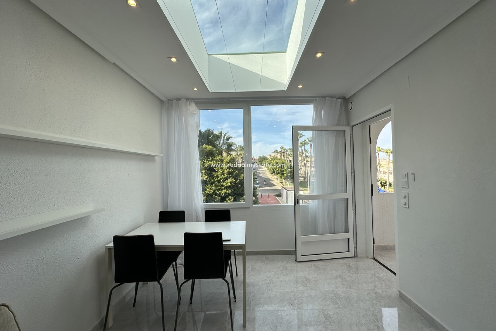 Reventa - Casa Adosada -
Torrevieja - La Mata