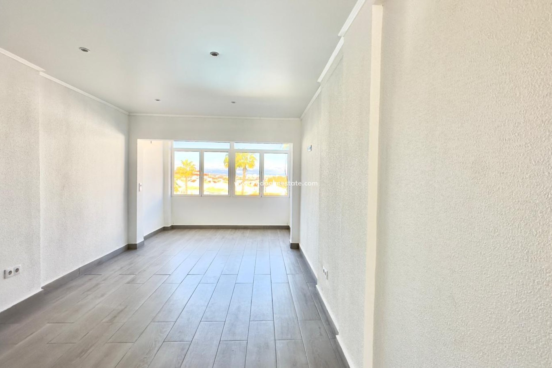 Reventa - Casa Adosada -
Torrevieja - La Mata