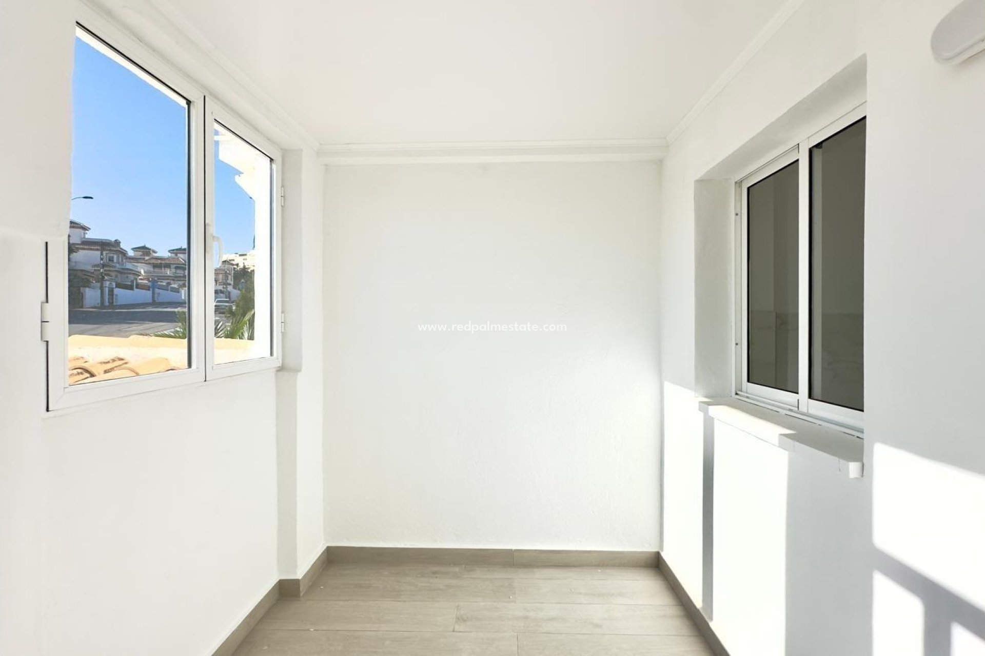 Reventa - Casa Adosada -
Torrevieja - La Mata