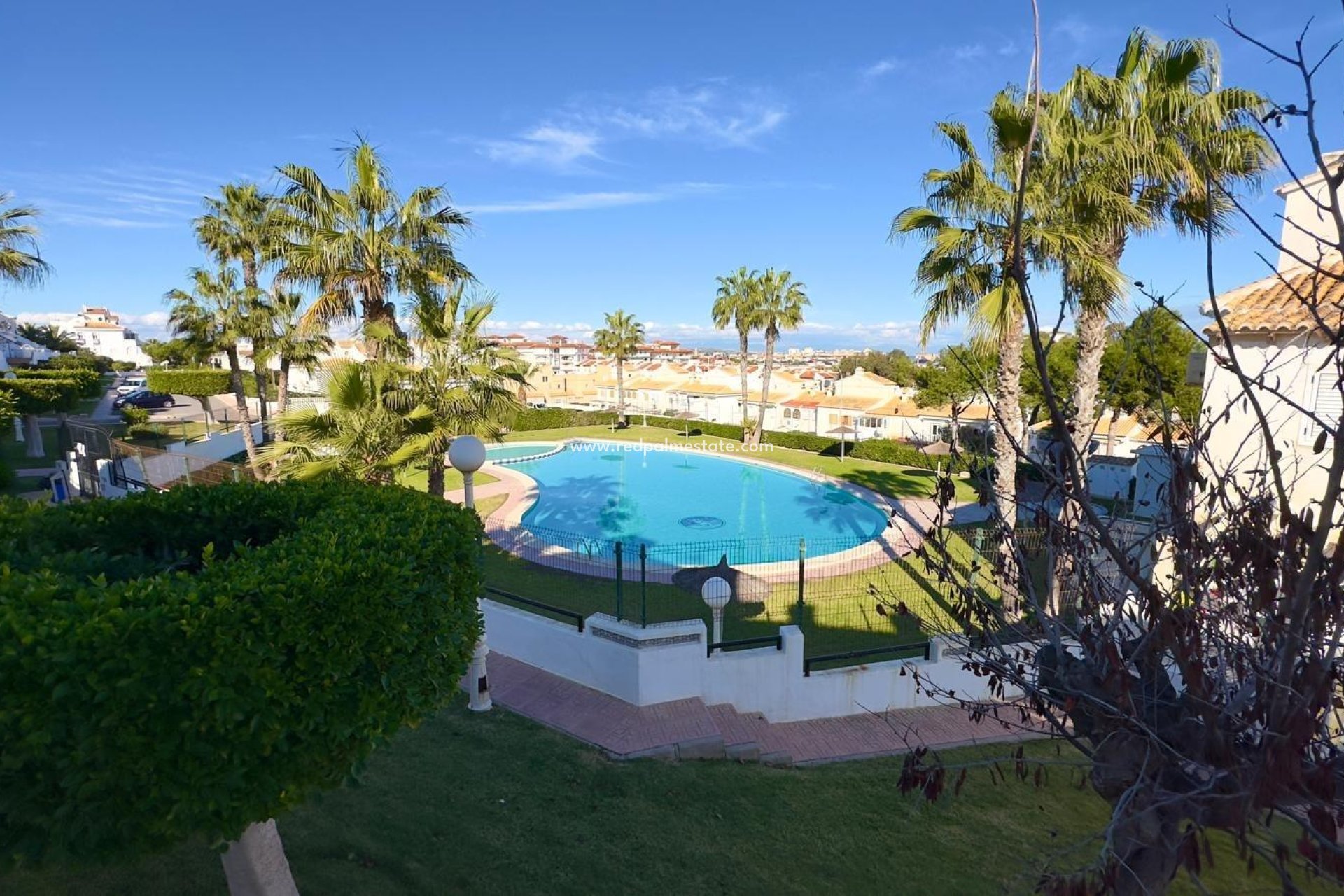 Reventa - Casa Adosada -
Torrevieja - La Mata