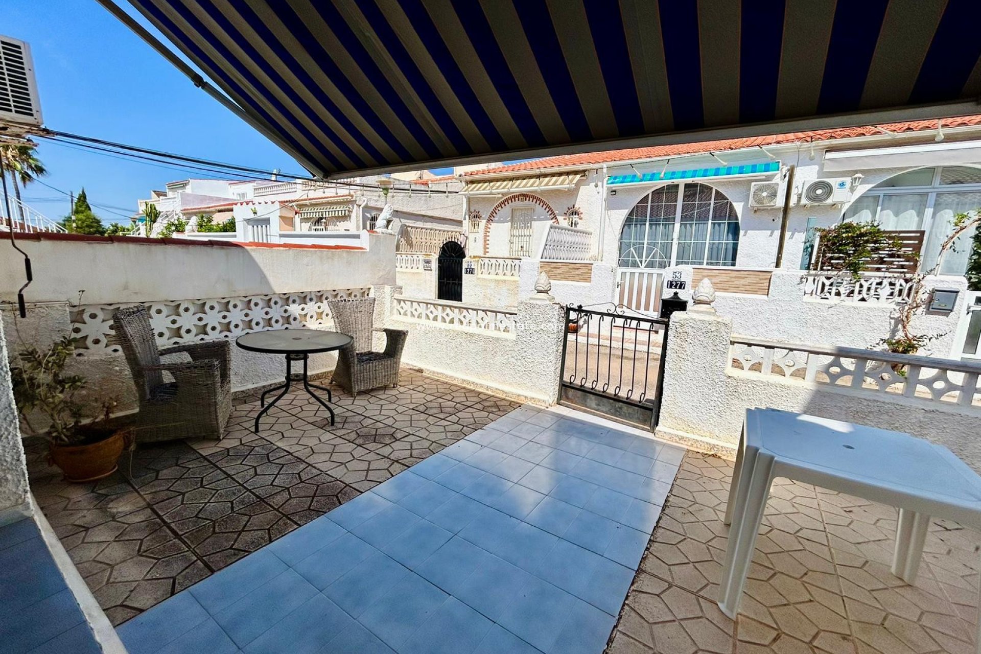 Reventa - Casa Adosada -
Torrevieja - La Siesta - El Salado -  Torreta