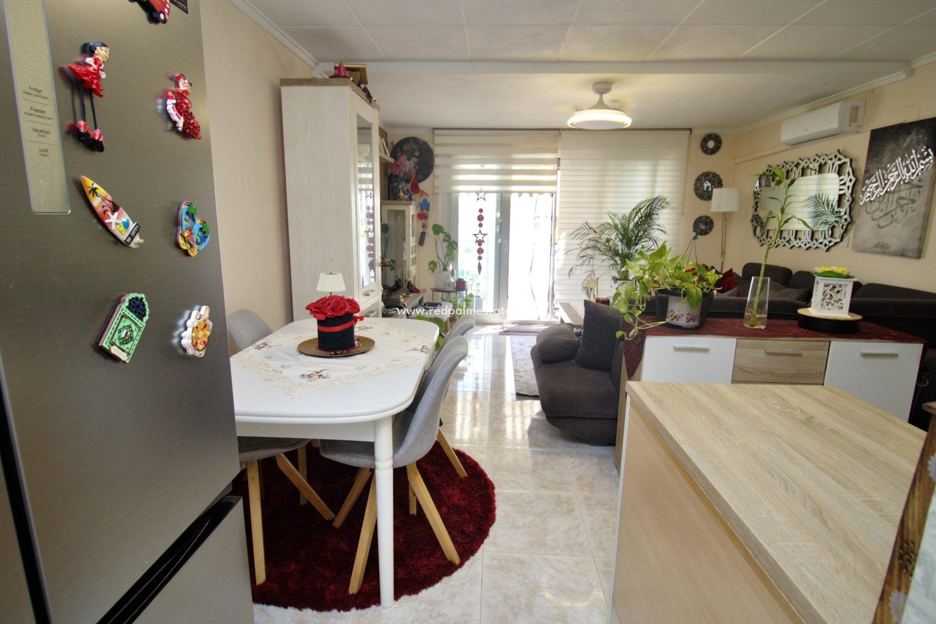 Reventa - Casa Adosada -
Torrevieja - La Siesta - El Salado -  Torreta