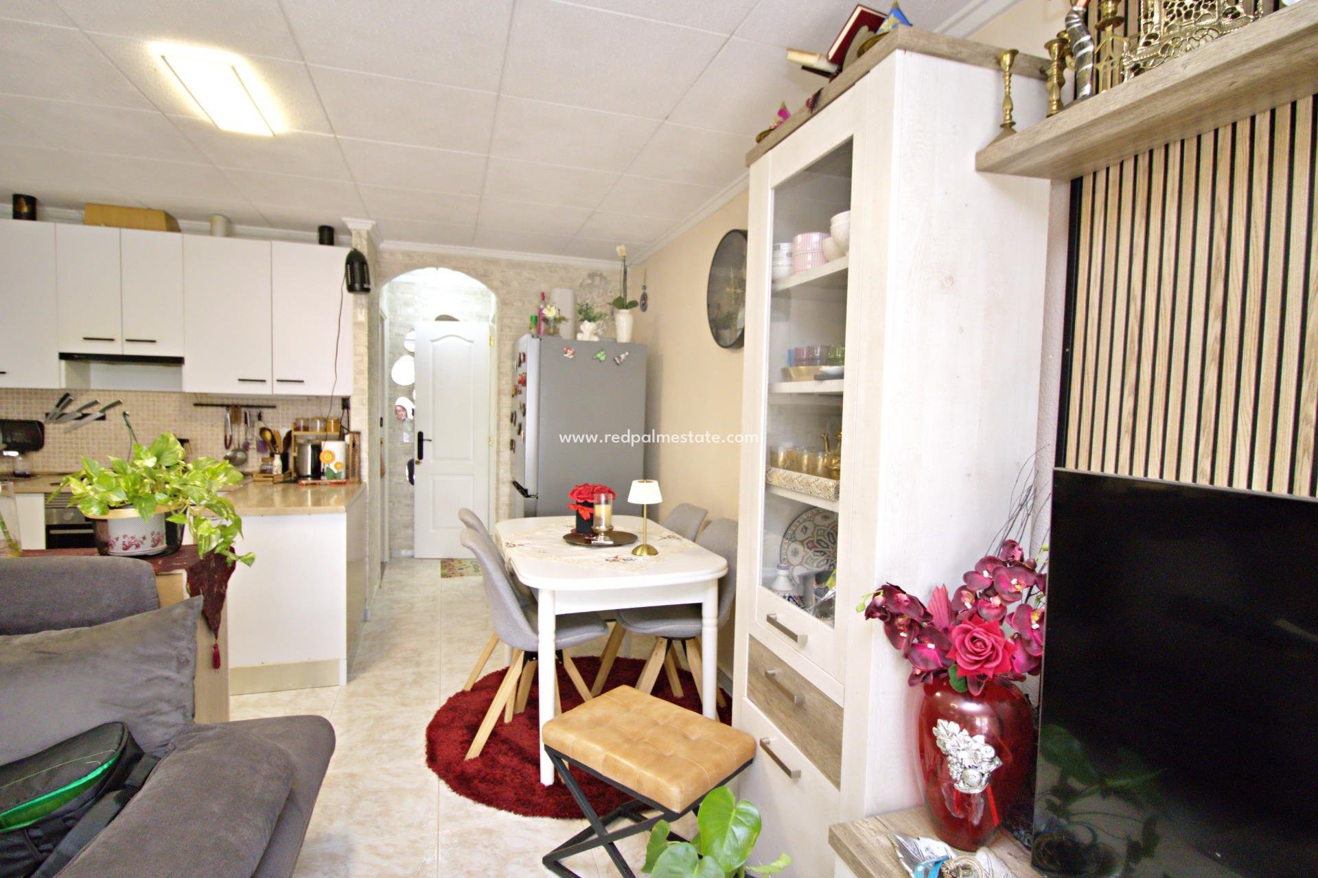 Reventa - Casa Adosada -
Torrevieja - La Siesta - El Salado -  Torreta