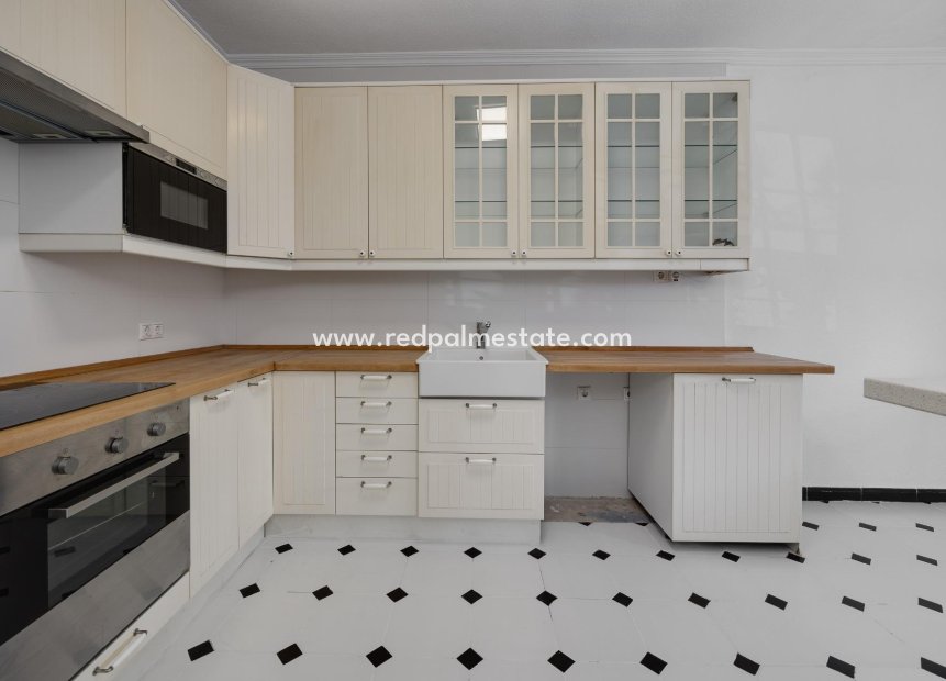 Reventa - Casa Adosada -
Torrevieja - La Siesta - El Salado - Torreta