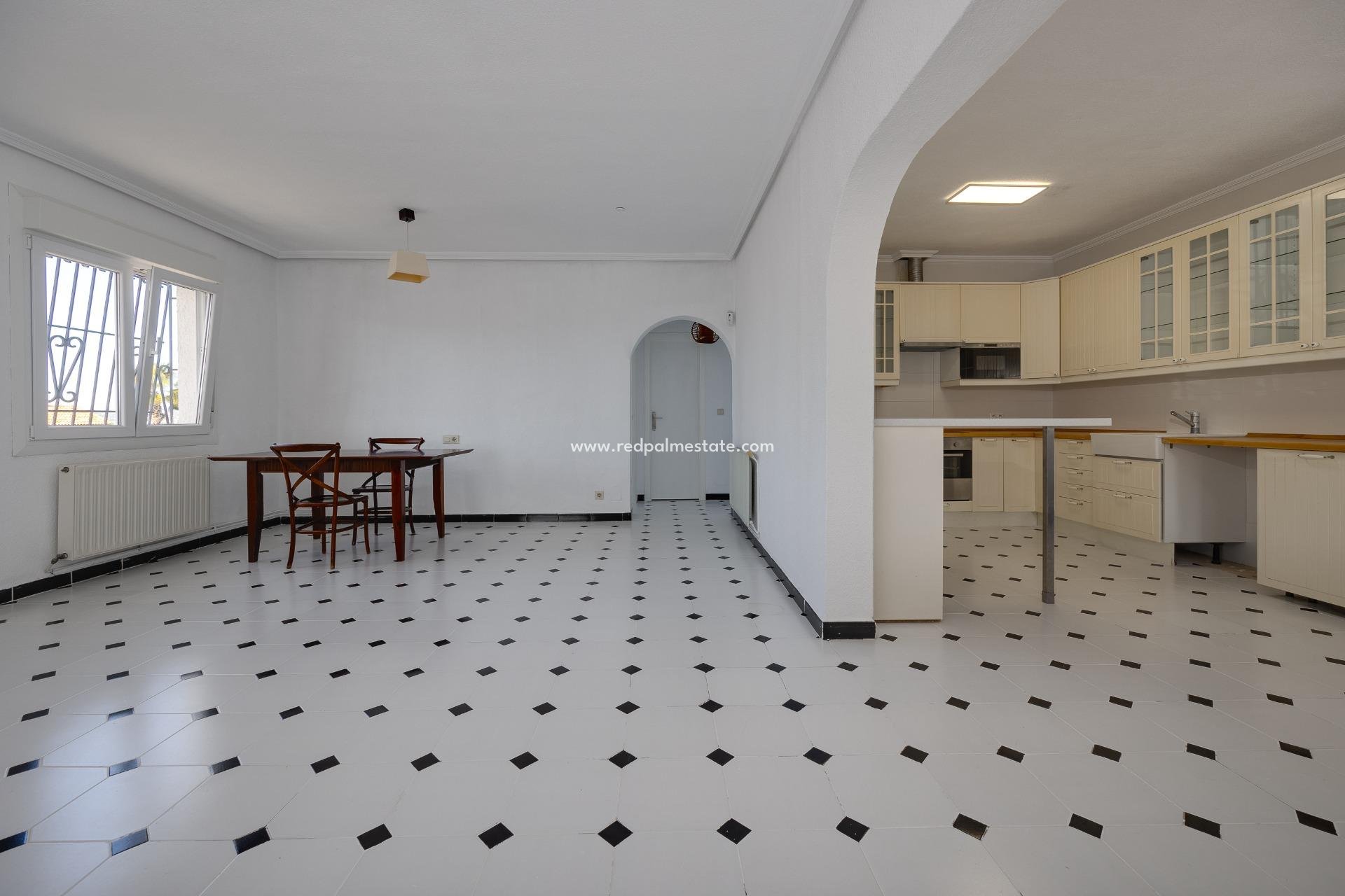 Reventa - Casa Adosada -
Torrevieja - La Siesta - El Salado - Torreta