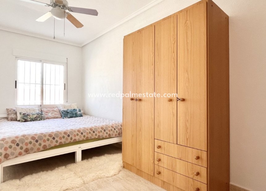 Reventa - Casa Adosada -
Torrevieja - La Siesta - El Salado - Torreta