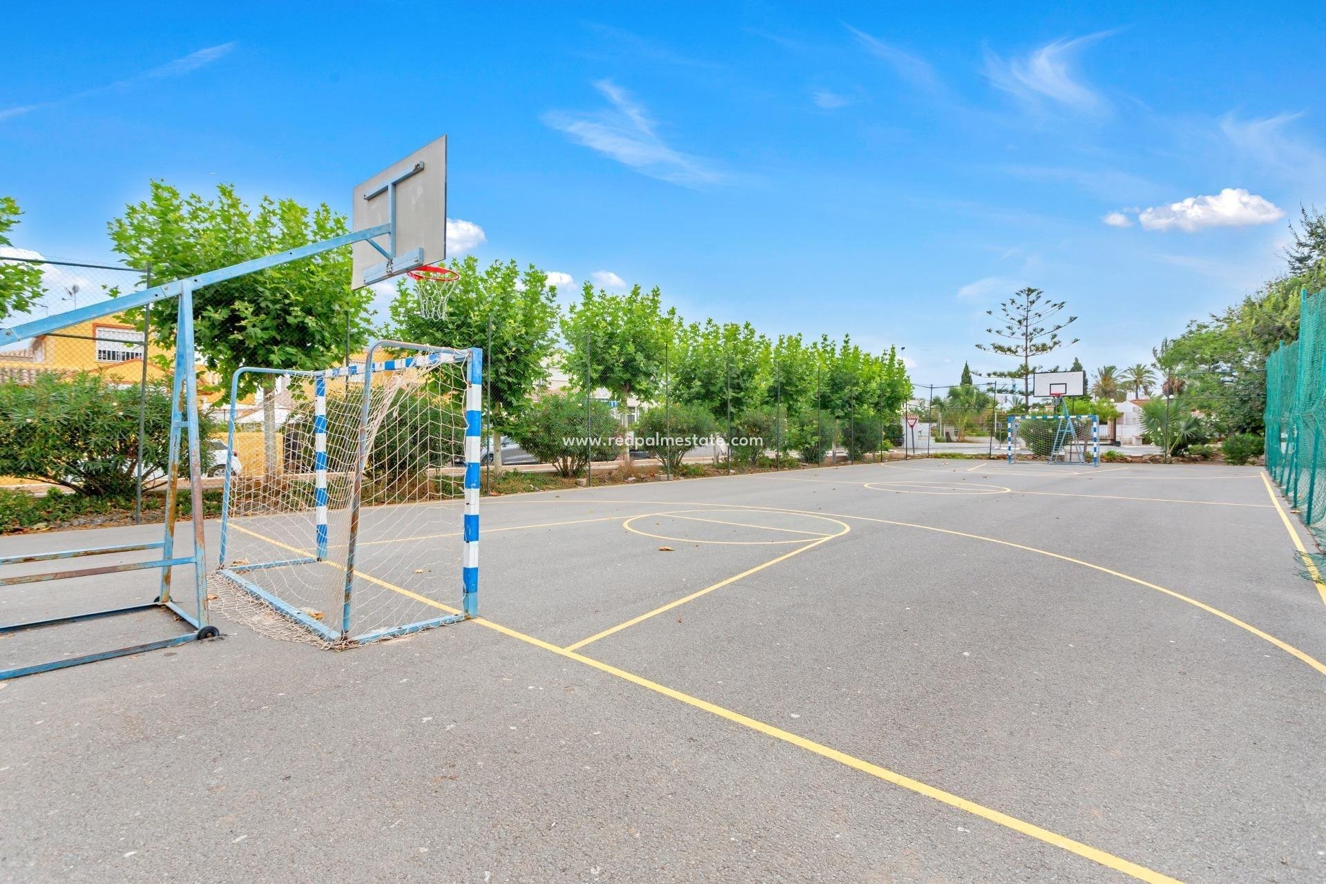 Reventa - Casa Adosada -
Torrevieja - La Siesta - El Salado -  Torreta