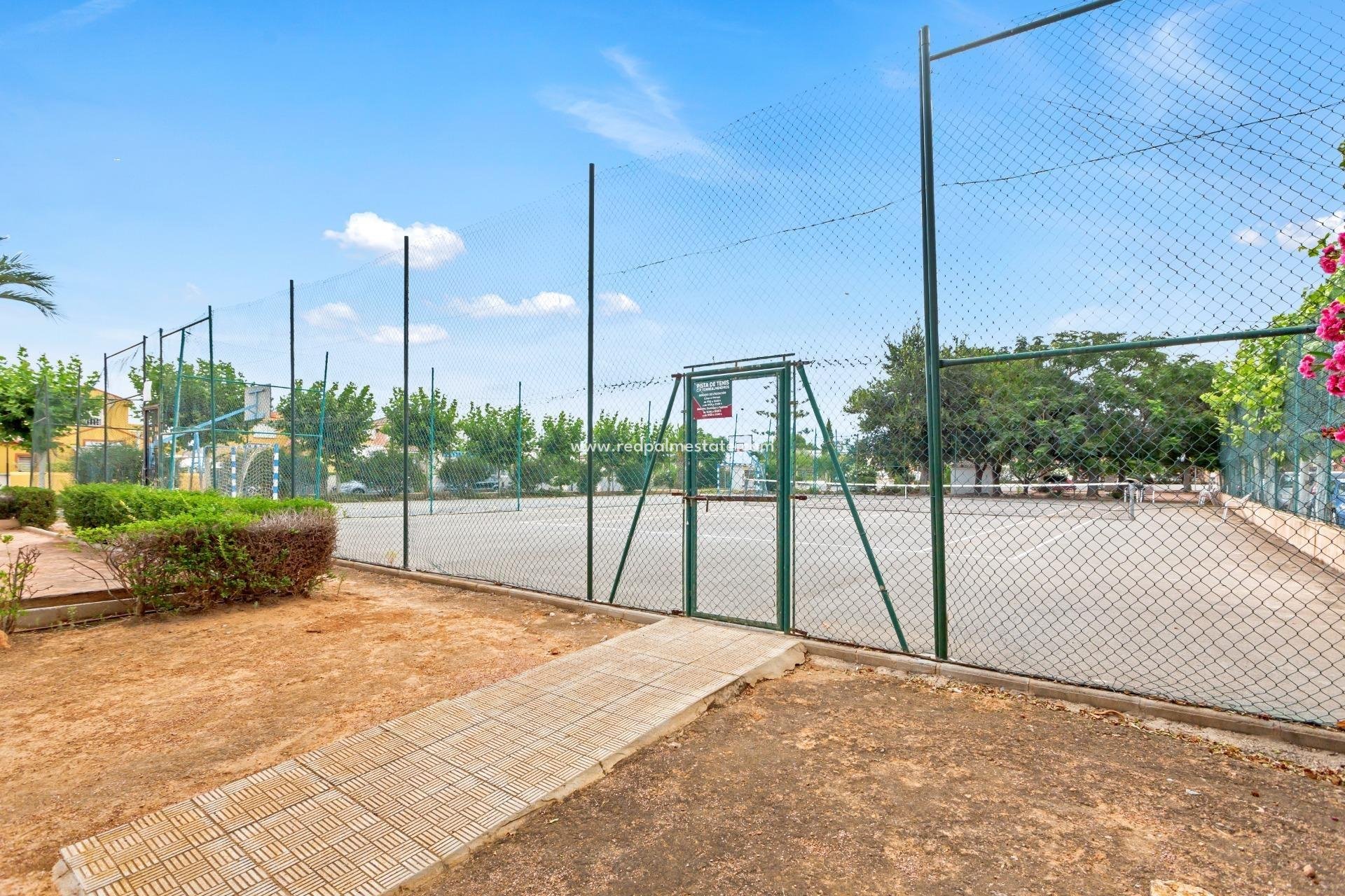 Reventa - Casa Adosada -
Torrevieja - La Siesta - El Salado -  Torreta