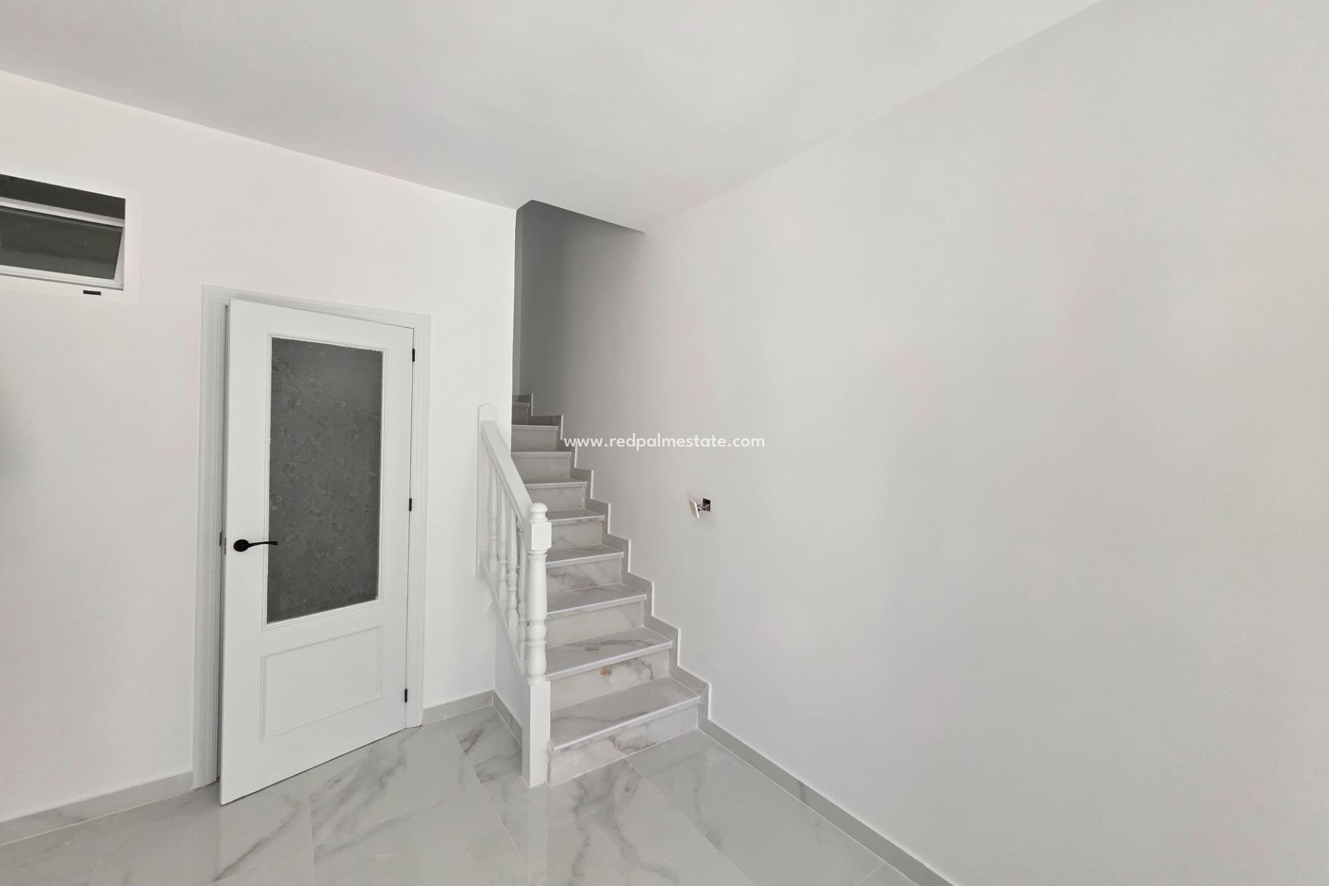 Reventa - Casa Adosada -
Torrevieja - La Siesta - El Salado - Torreta