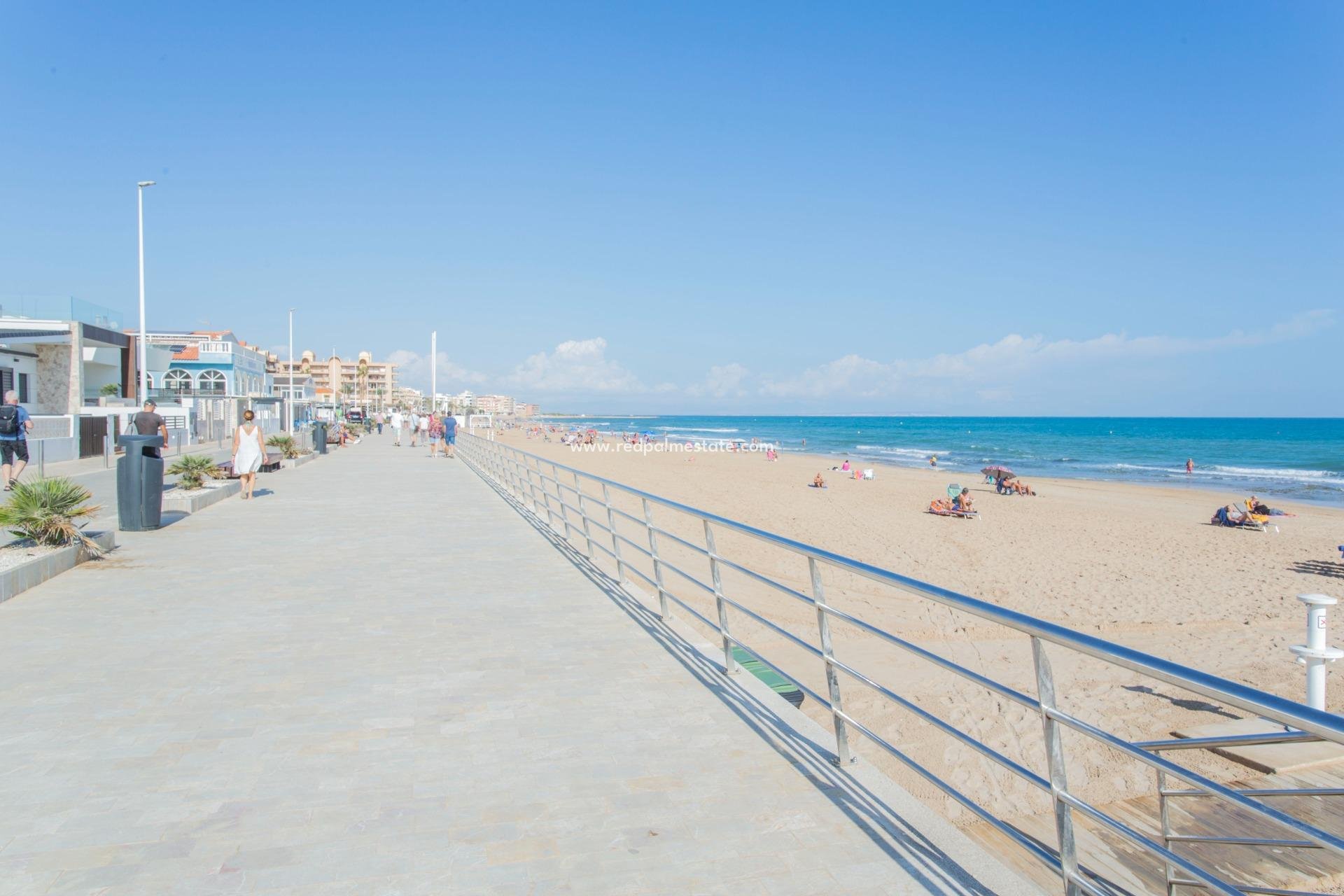 Reventa - Casa Adosada -
Torrevieja - La Siesta - El Salado - Torreta