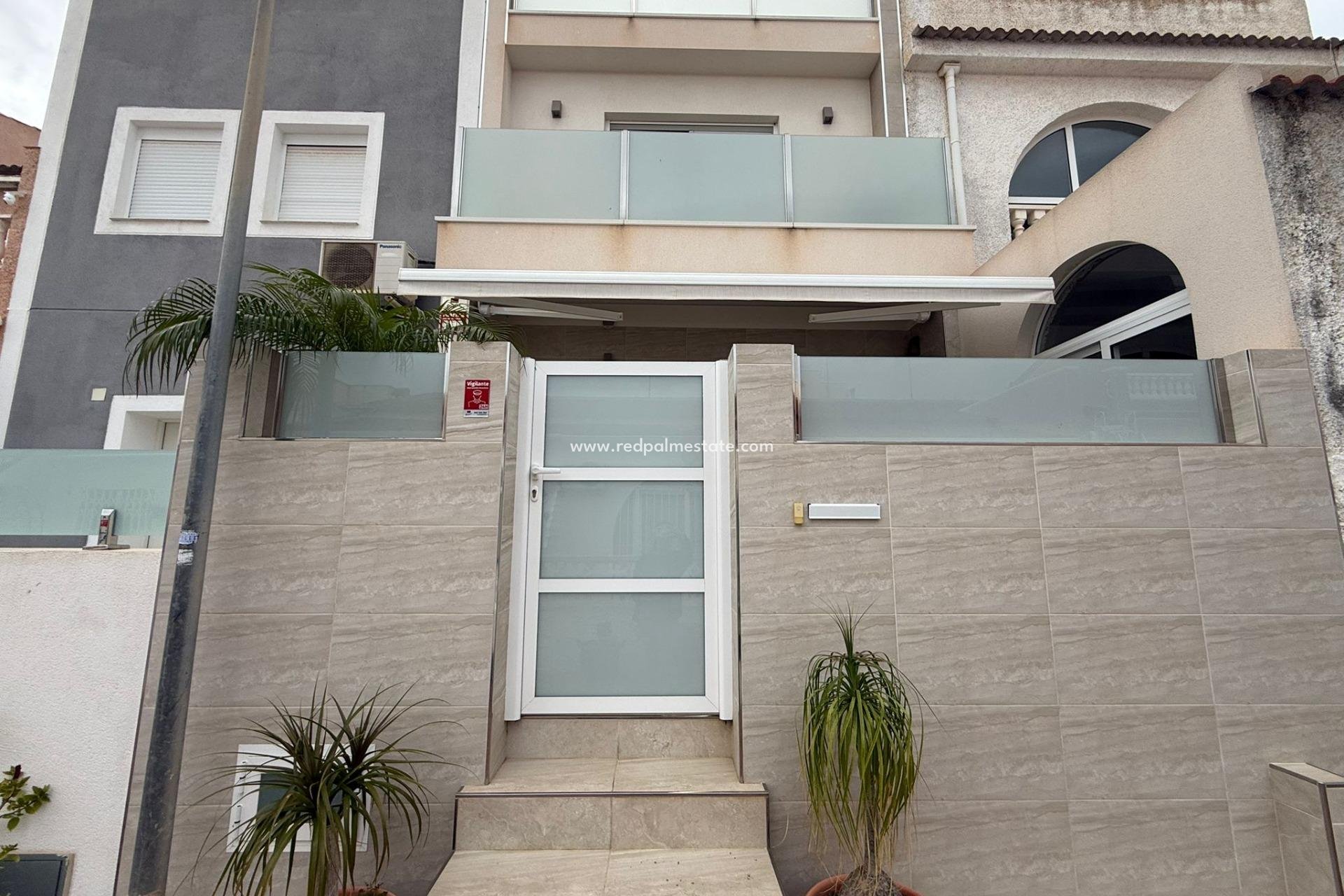 Reventa - Casa Adosada -
Torrevieja - La Siesta - El Salado -  Torreta