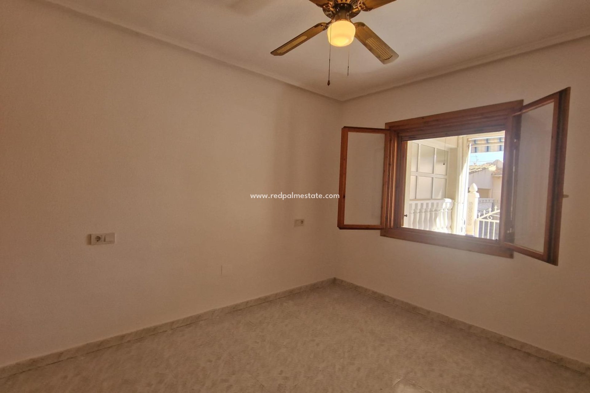 Reventa - Casa Adosada -
Torrevieja - La siesta