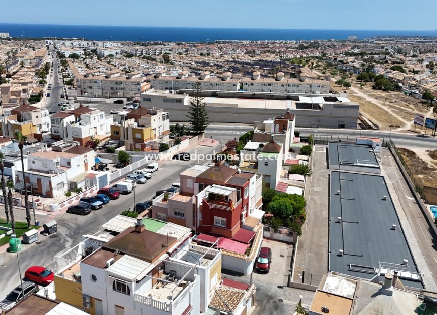 Reventa - Casa Adosada -
Torrevieja - Los Altos