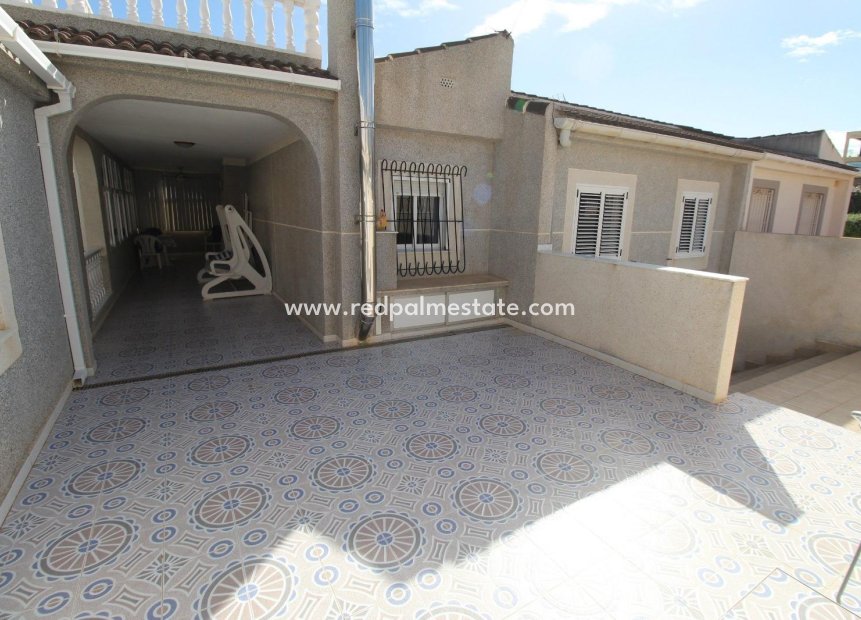Reventa - Casa Adosada -
Torrevieja - Los balcones
