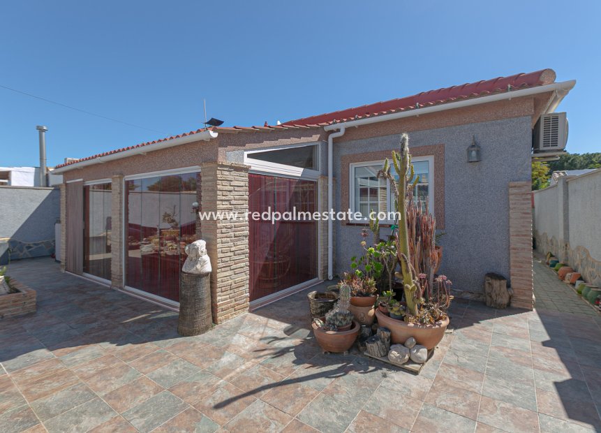 Reventa - Casa Adosada -
Torrevieja - Los Balcones