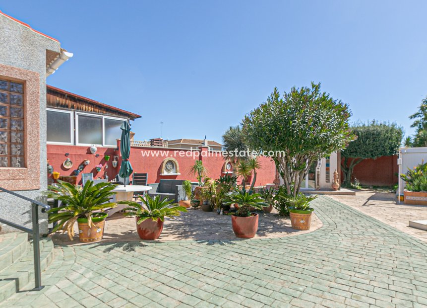 Reventa - Casa Adosada -
Torrevieja - Los Balcones