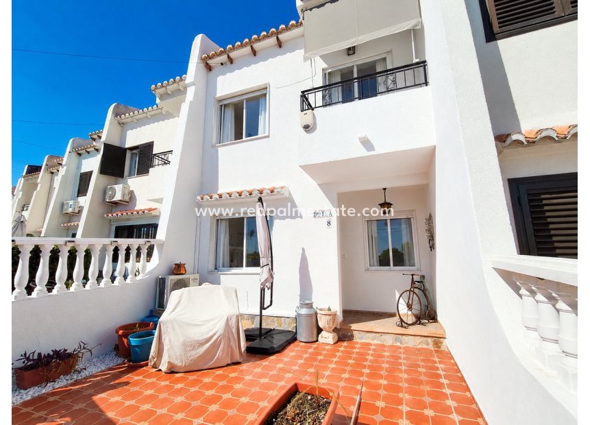 Reventa - Casa Adosada -
Torrevieja - Los balcones