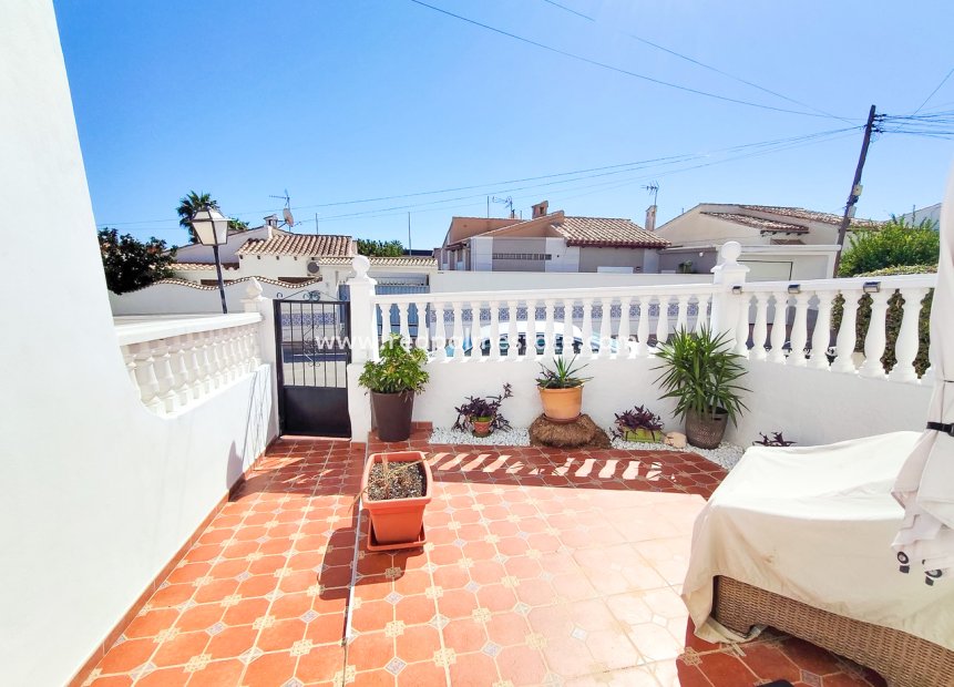 Reventa - Casa Adosada -
Torrevieja - Los balcones