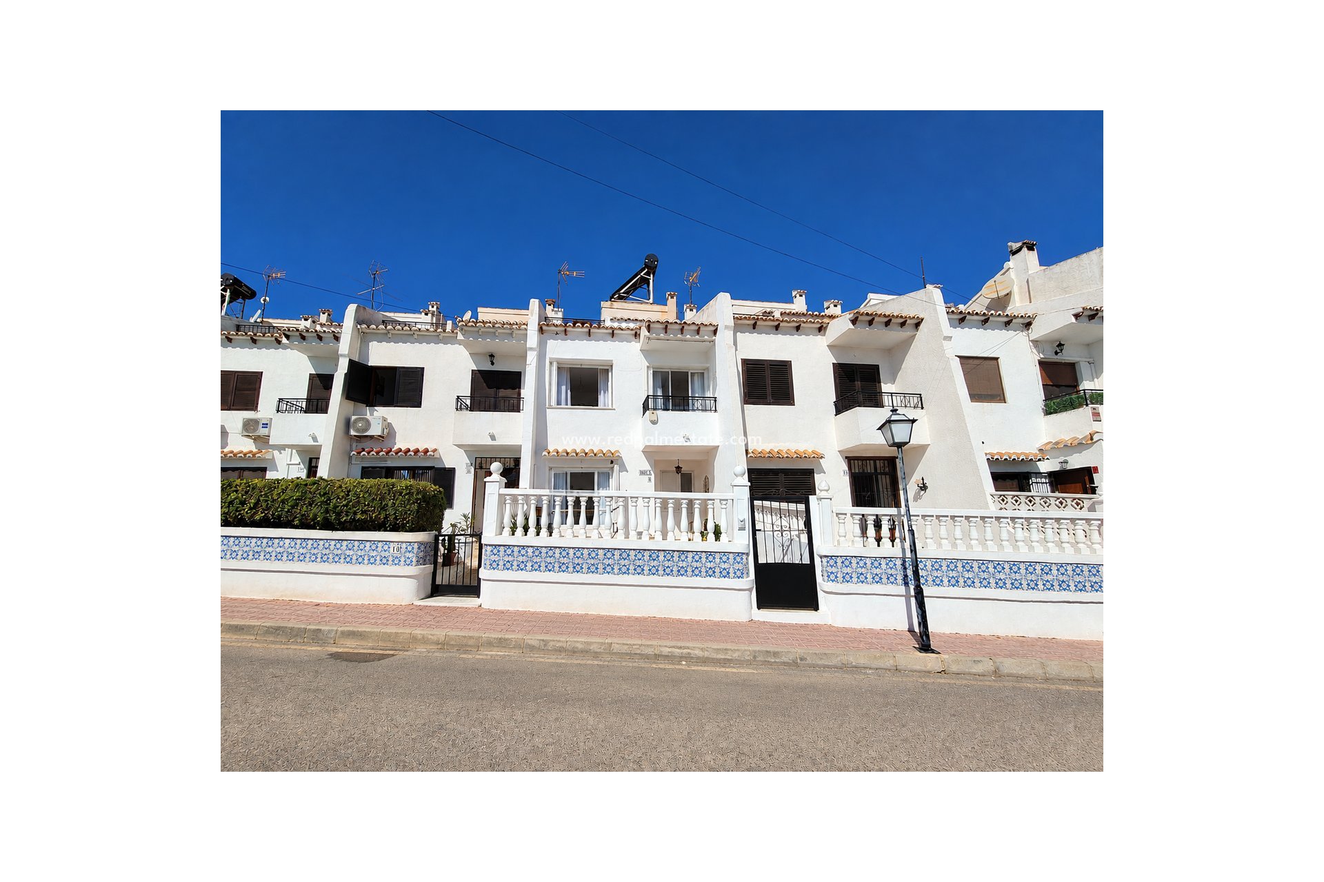 Reventa - Casa Adosada -
Torrevieja - Los balcones