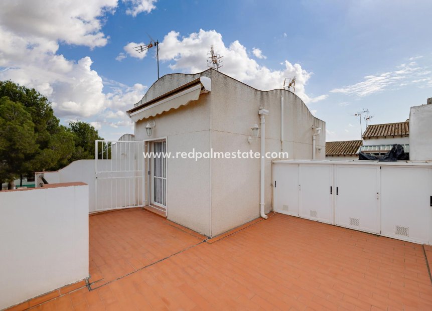 Reventa - Casa Adosada -
Torrevieja - Los balcones