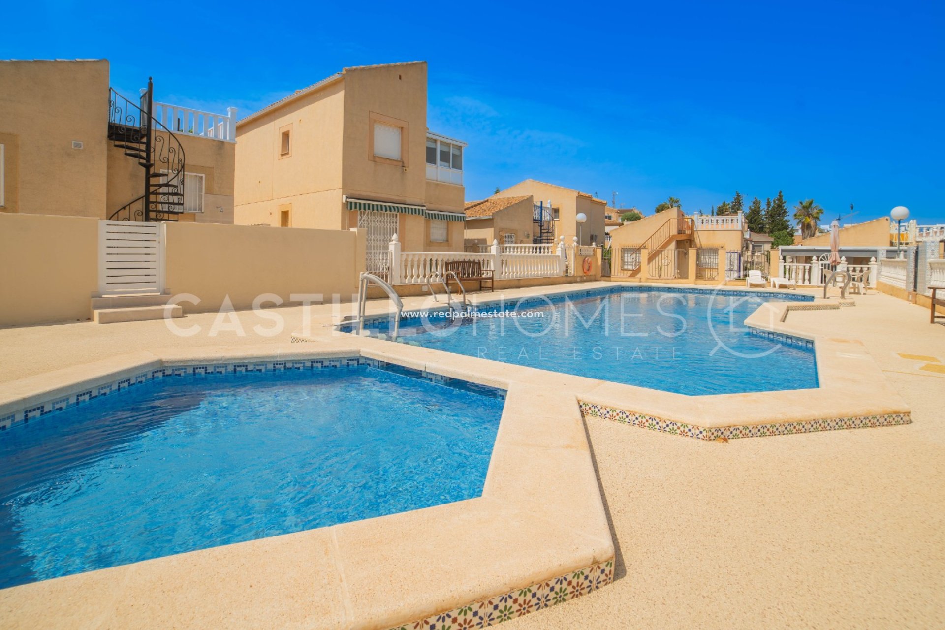 Reventa - Casa Adosada -
Torrevieja - Los balcones