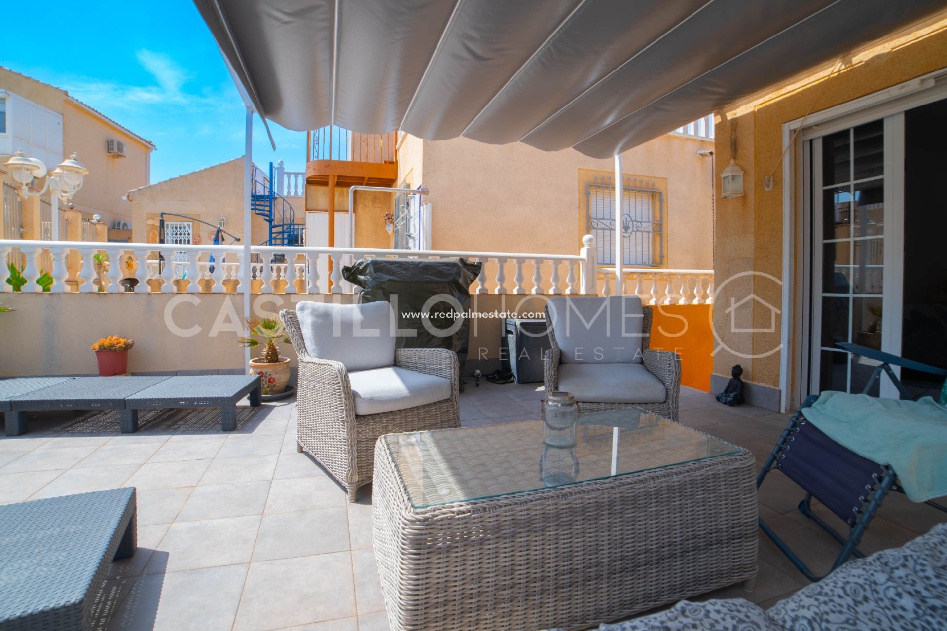 Reventa - Casa Adosada -
Torrevieja - Los balcones