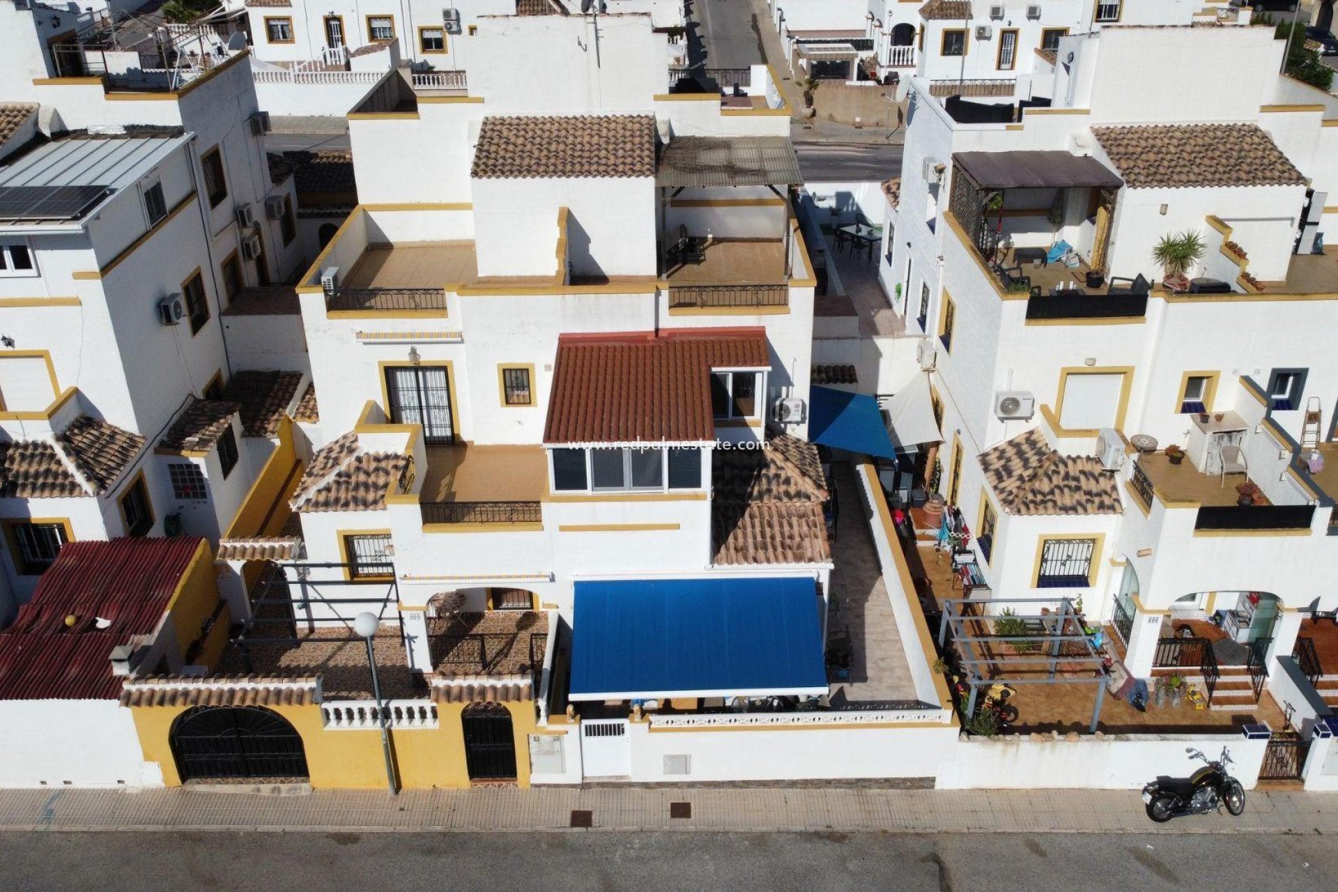 Reventa - Casa Adosada -
Torrevieja - Los balcones
