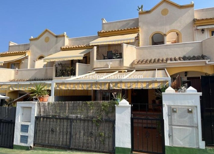 Reventa - Casa Adosada -
Torrevieja - Los balcones