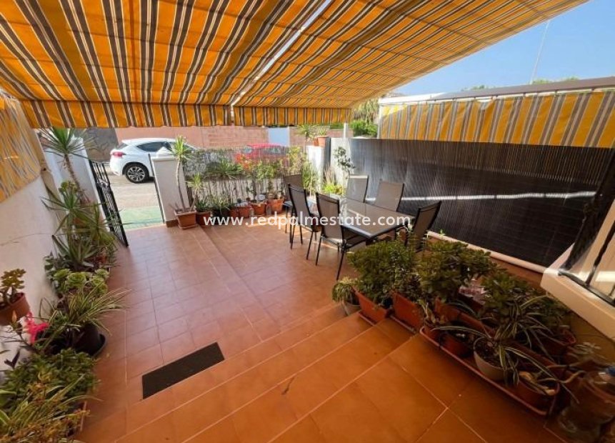 Reventa - Casa Adosada -
Torrevieja - Los balcones