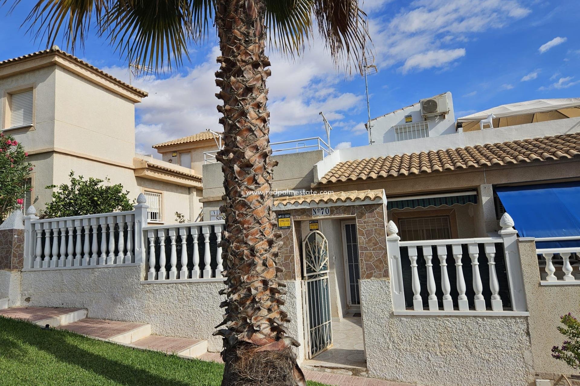 Reventa - Casa Adosada -
Torrevieja - Los balcones