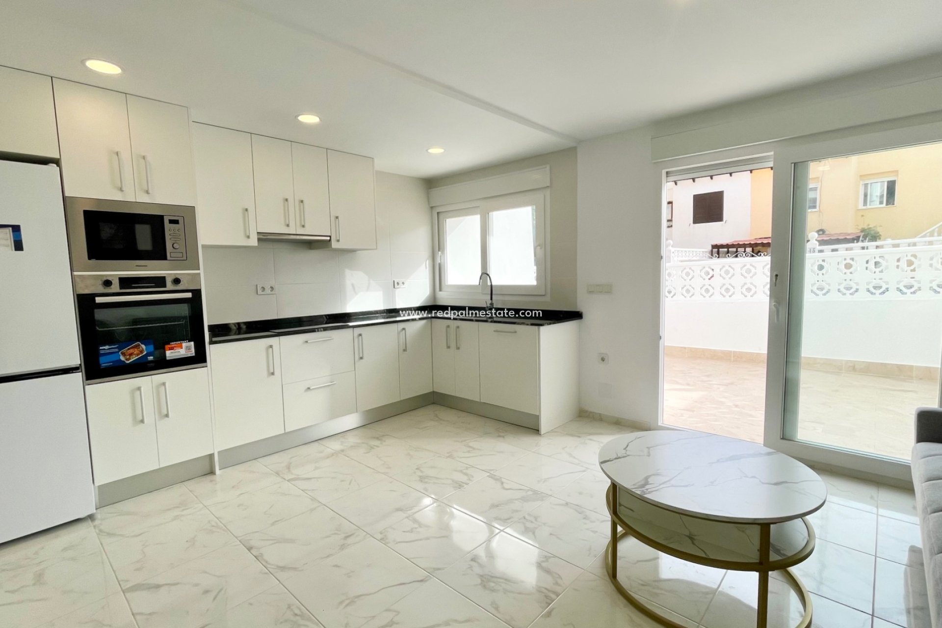 Reventa - Casa Adosada -
Torrevieja - Los balcones