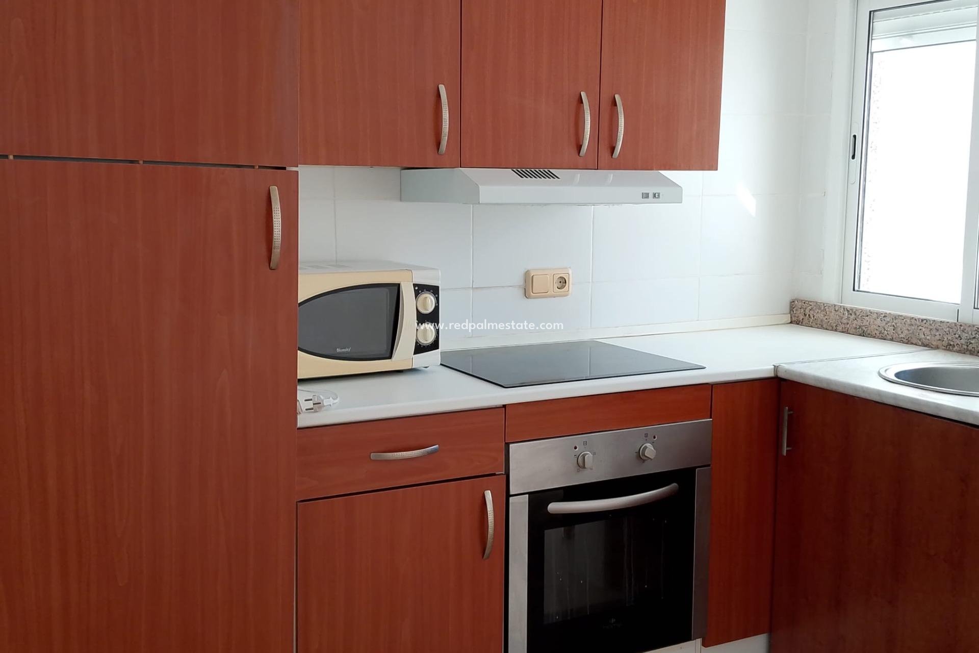 Reventa - Casa Adosada -
Torrevieja - Los balcones