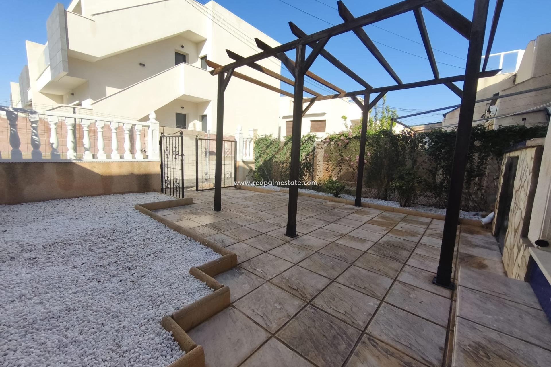 Reventa - Casa Adosada -
Torrevieja - Los balcones