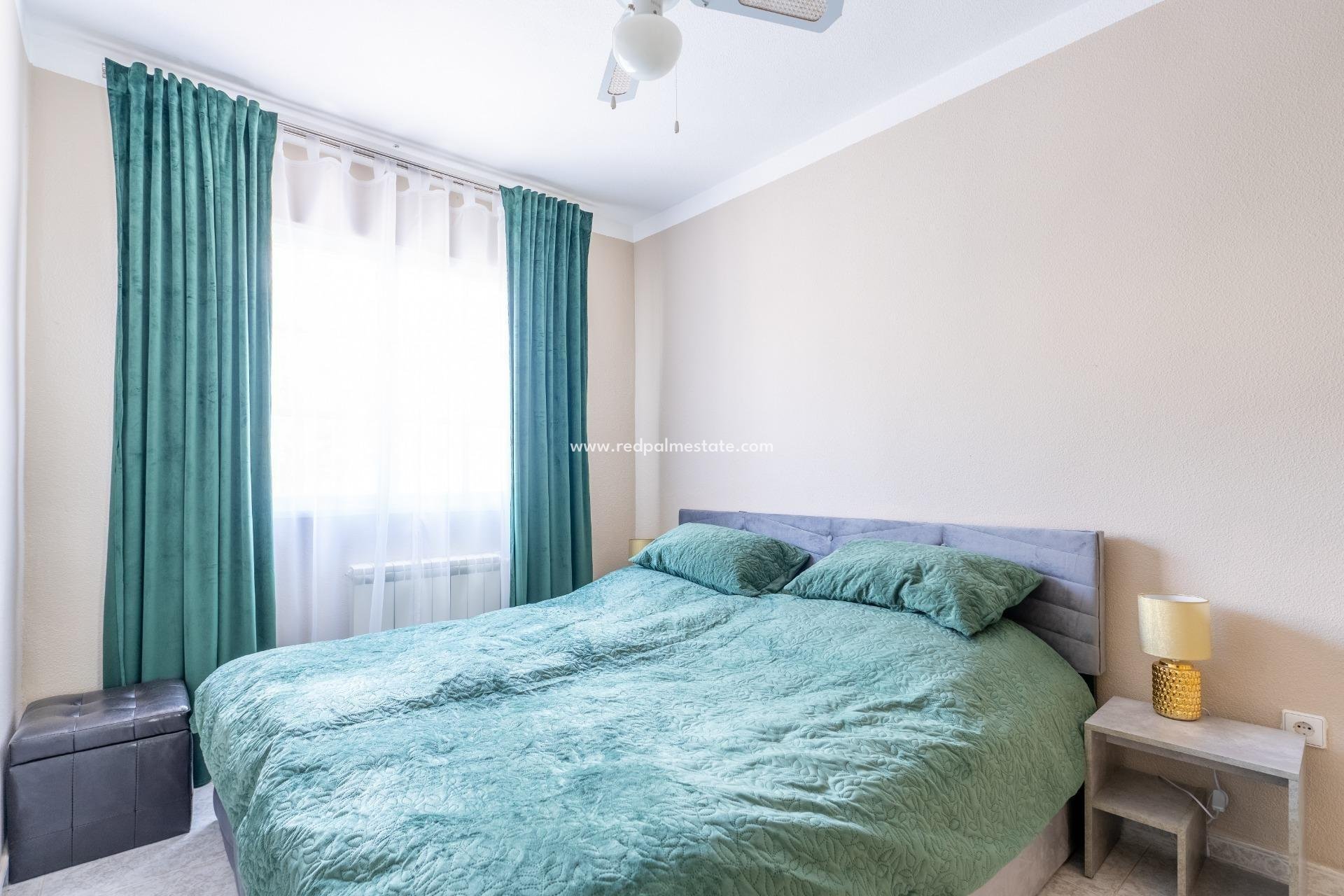 Reventa - Casa Adosada -
Torrevieja - Los balcones