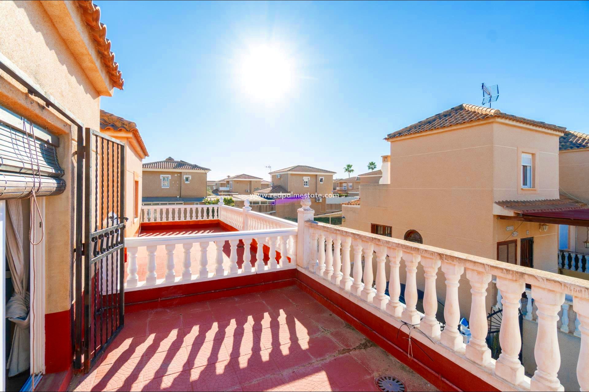 Reventa - Casa Adosada -
Torrevieja - Los balcones