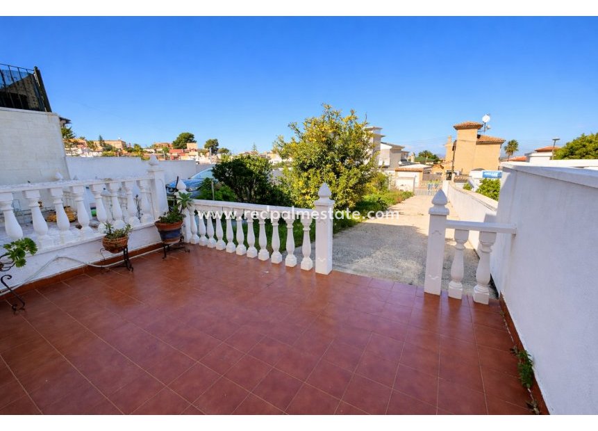 Reventa - Casa Adosada -
Torrevieja - Los balcones