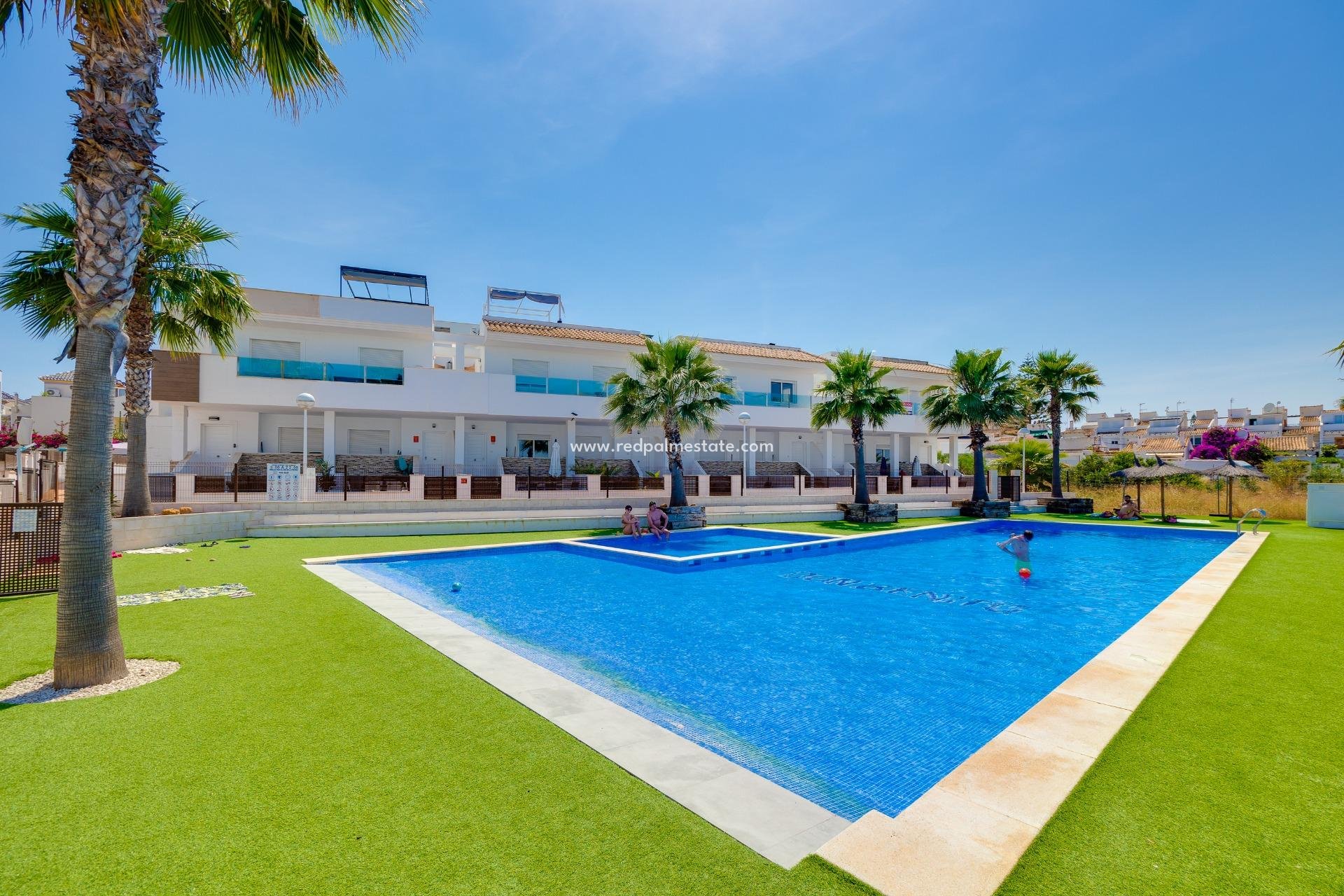 Reventa - Casa Adosada -
Torrevieja - Los balcones