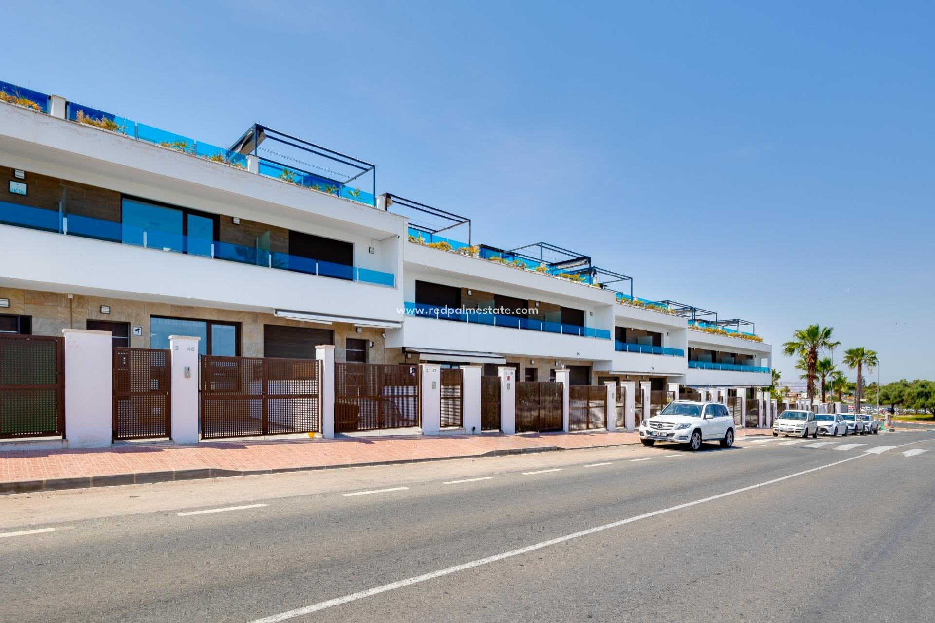 Reventa - Casa Adosada -
Torrevieja - Los balcones