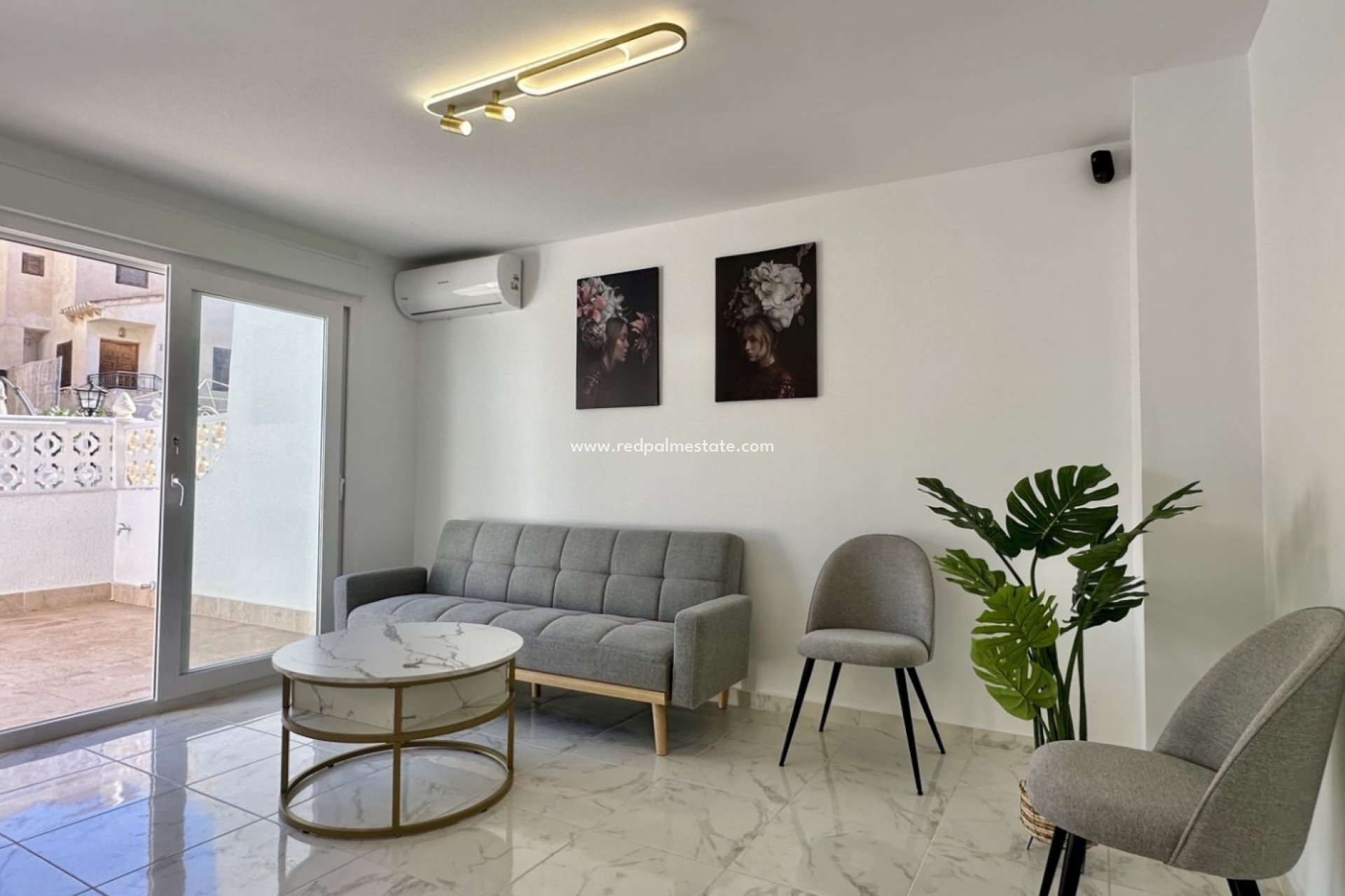Reventa - Casa Adosada -
Torrevieja - Los balcones