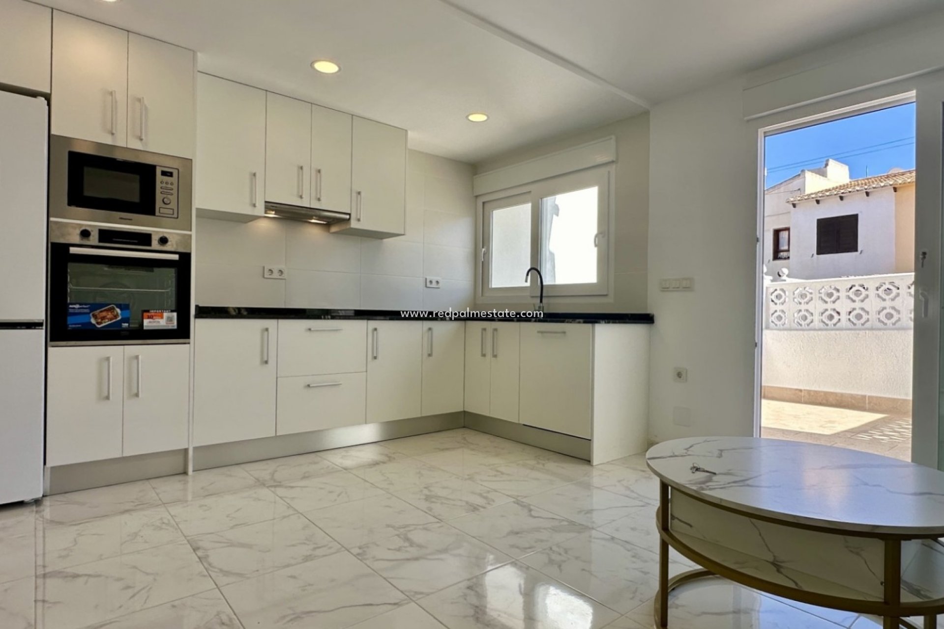 Reventa - Casa Adosada -
Torrevieja - Los balcones